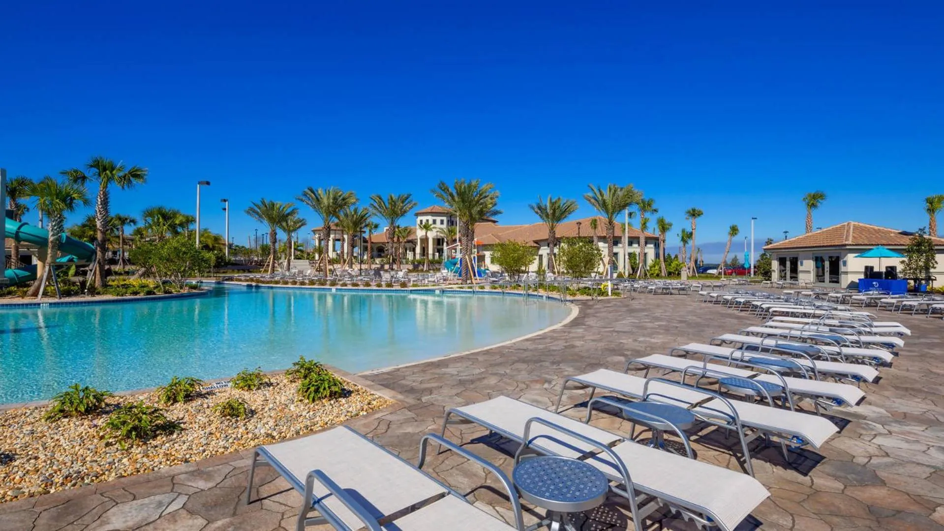 Swimming pool in Mickeys Hideaway - 5 bed ChampionsGate pool home