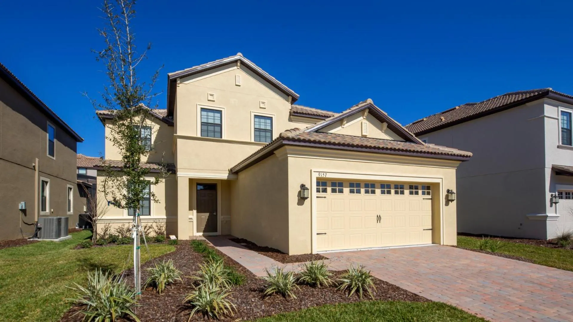 Facade/entrance in Mickeys Hideaway - 5 bed ChampionsGate pool home