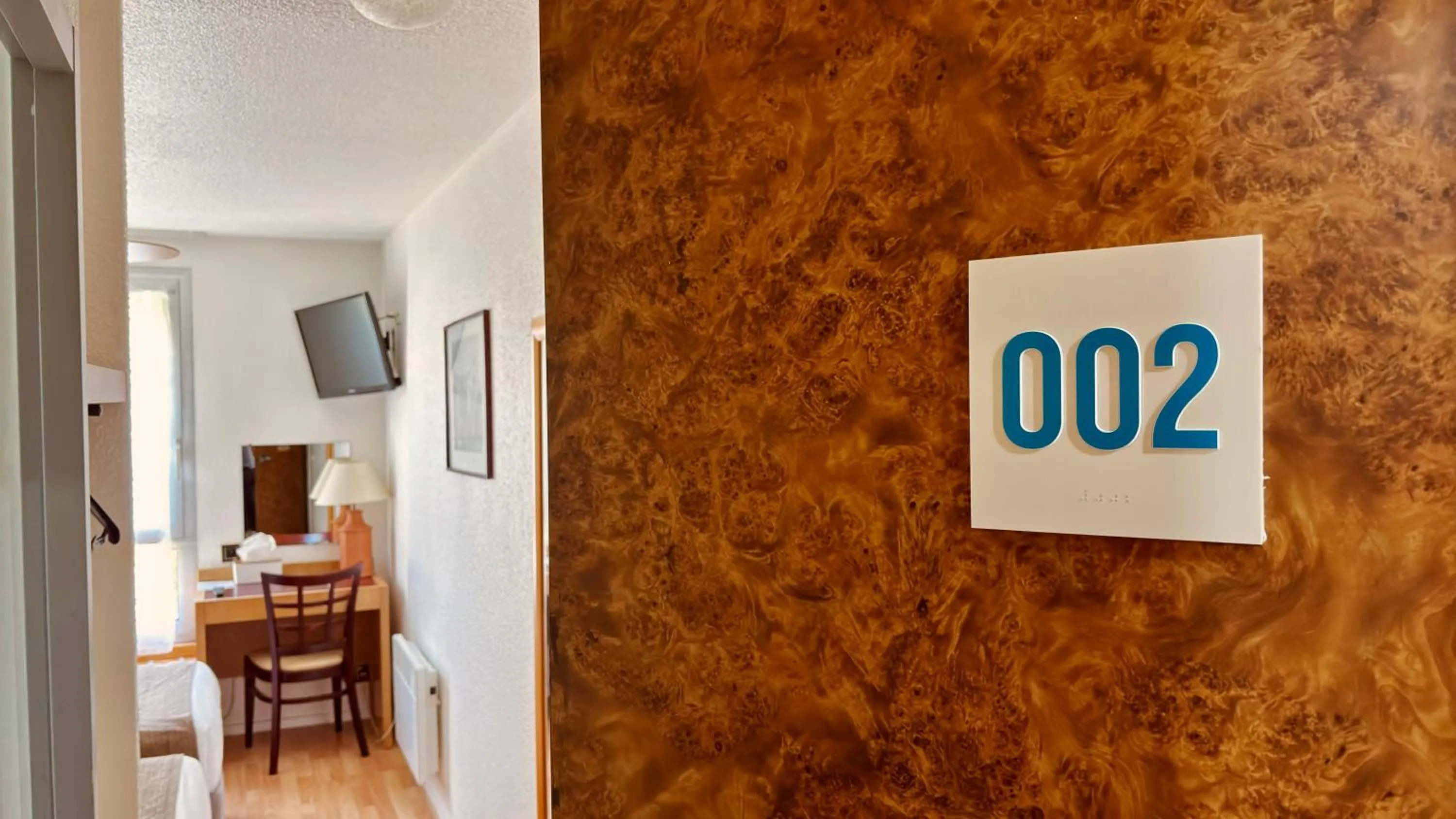 Bedroom in Kyriad Direct Arpajon