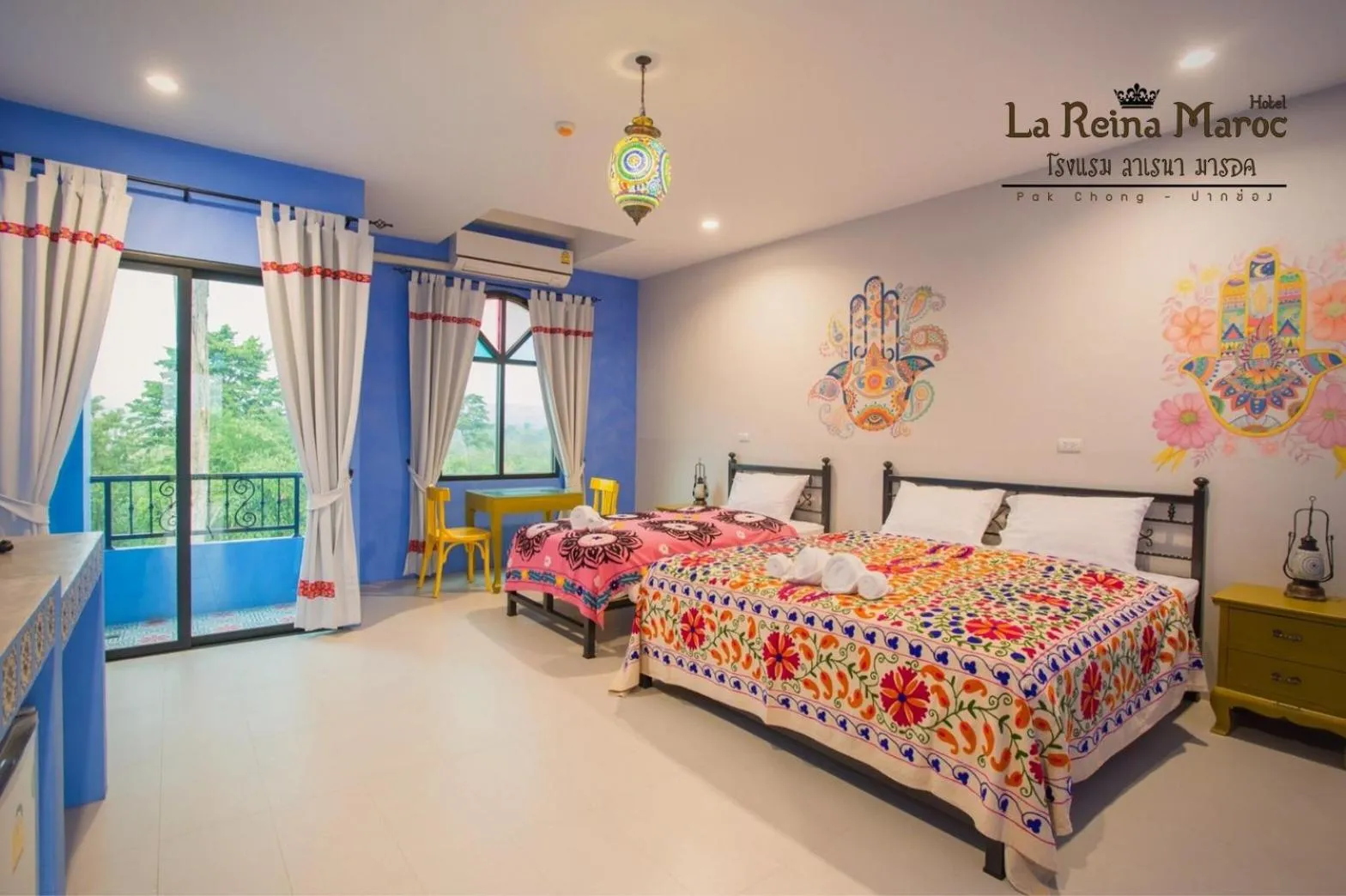 Bed in La Reina Maroc Hotel ปากช่อง เขาใหญ่