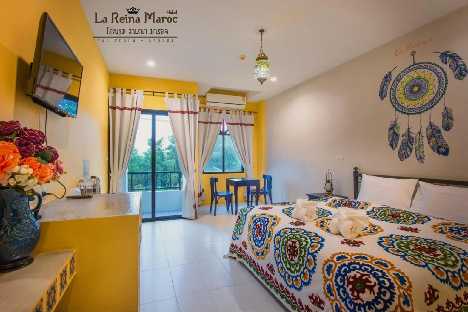 Photo of the whole room, Bed in La Reina Maroc Hotel ปากช่อง เขาใหญ่