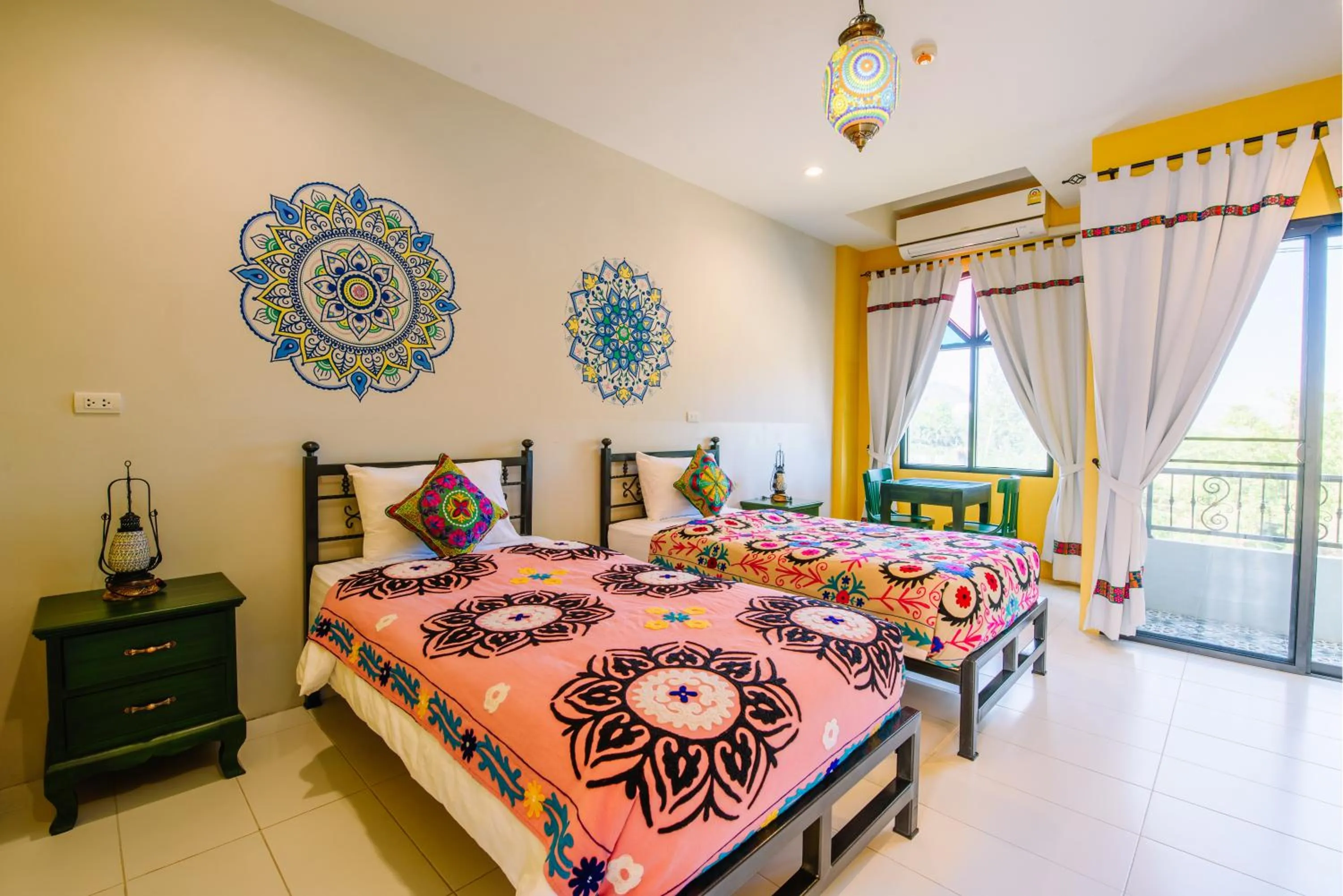 Bed in La Reina Maroc Hotel ปากช่อง เขาใหญ่