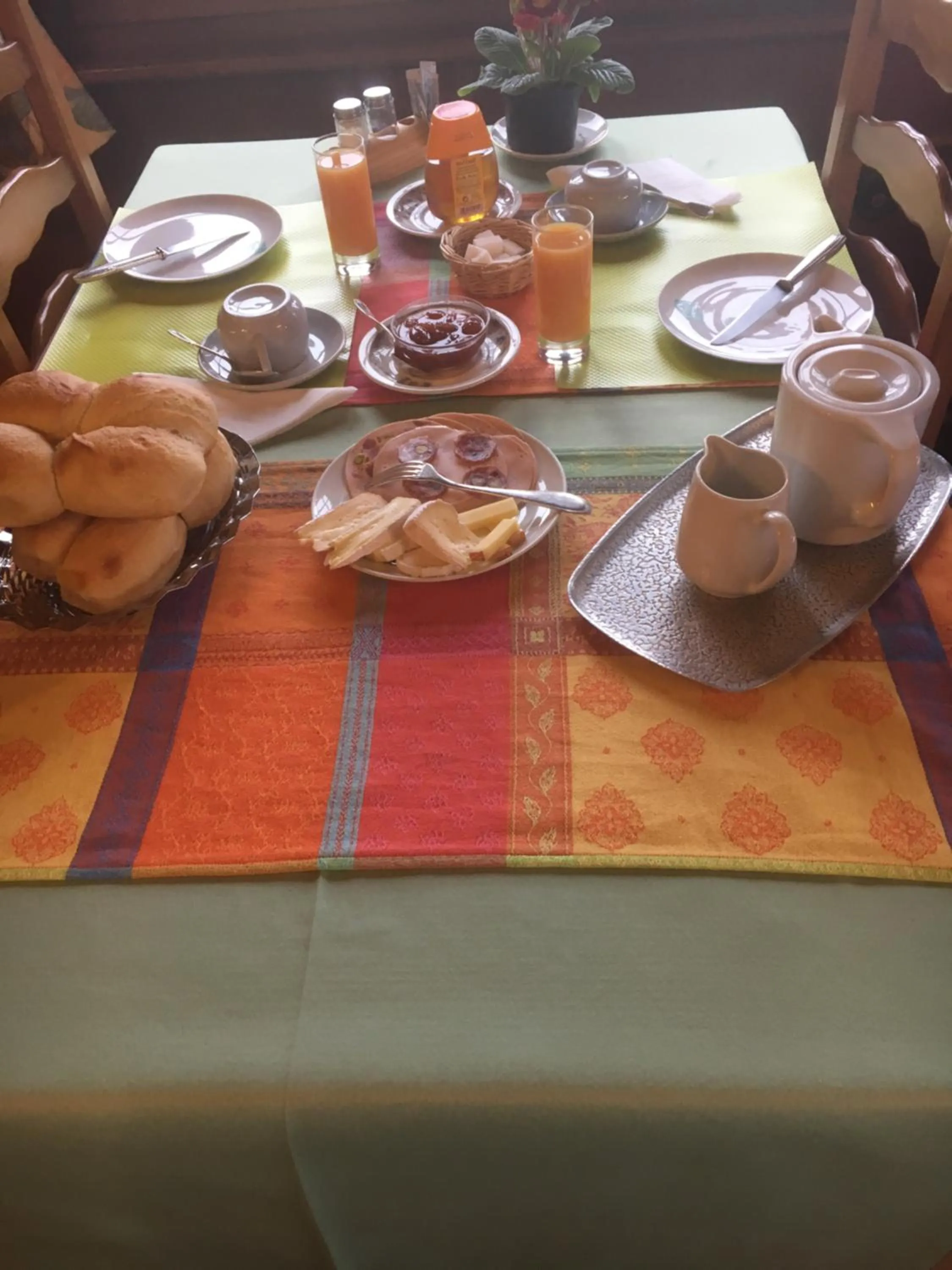 Continental breakfast in Le Chalet