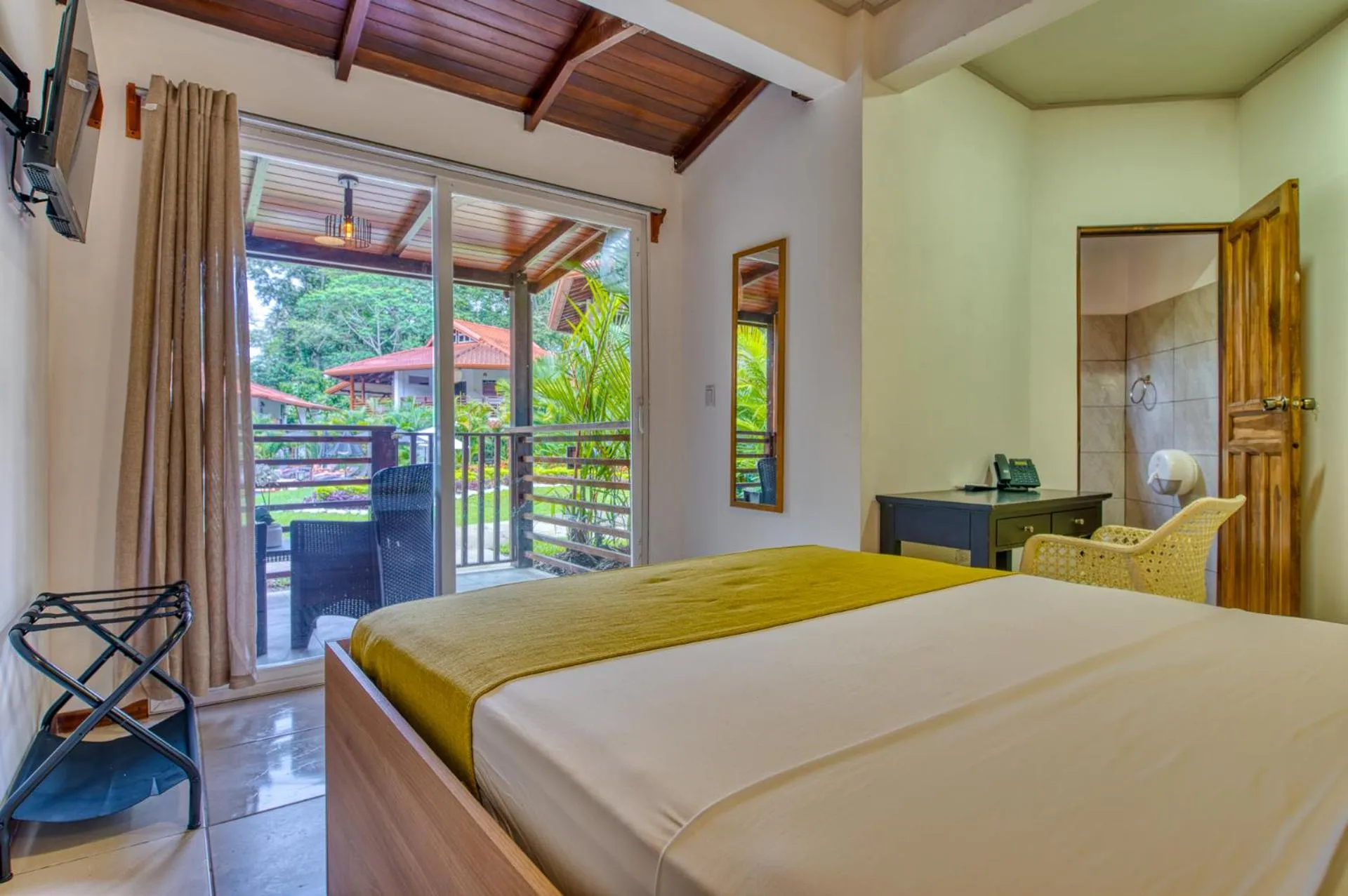 Photo of the whole room, Bed in Terrazas del Caribe Hotel