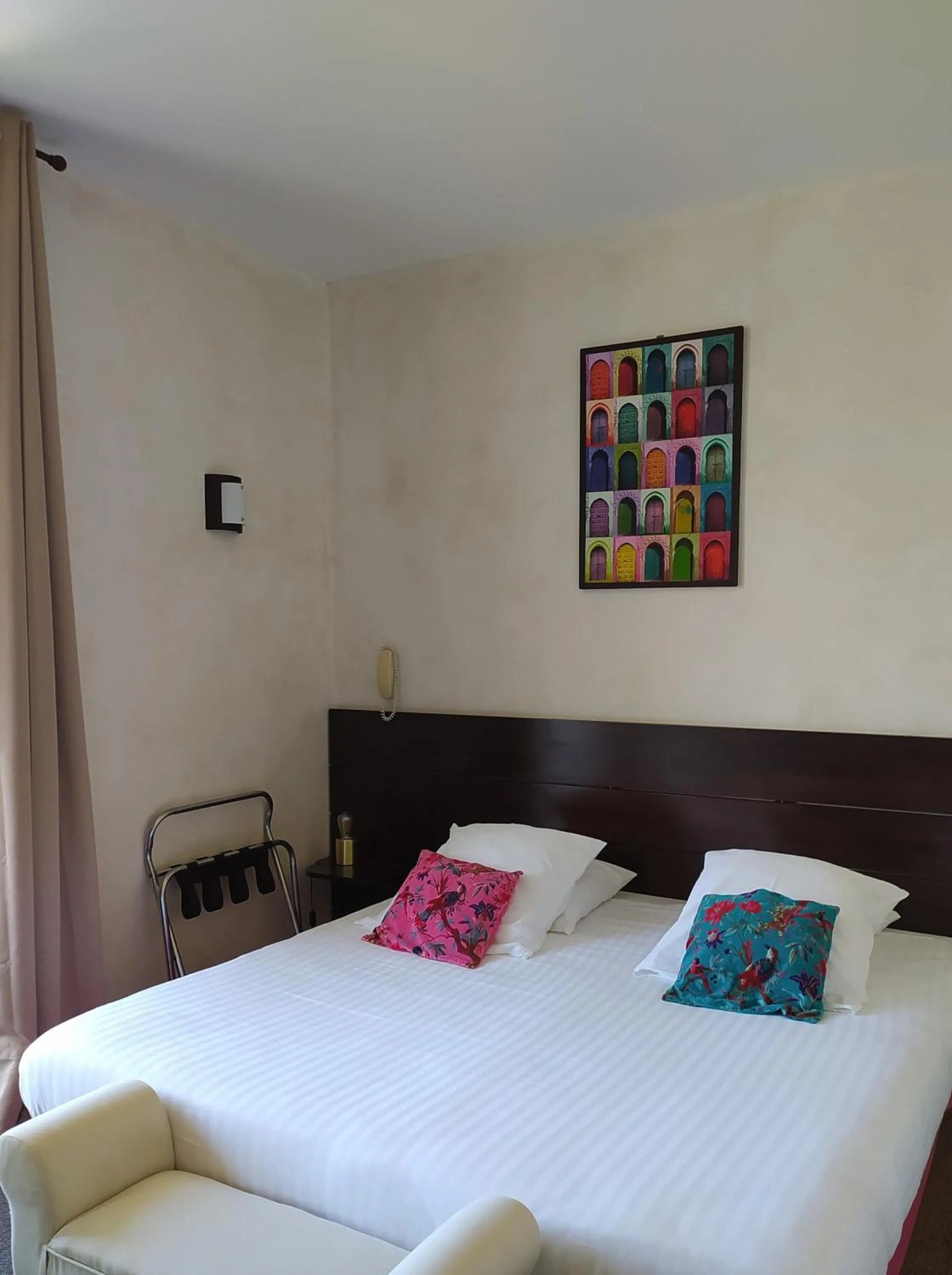 Balcony/Terrace, Bed in hôtel Le Synaya