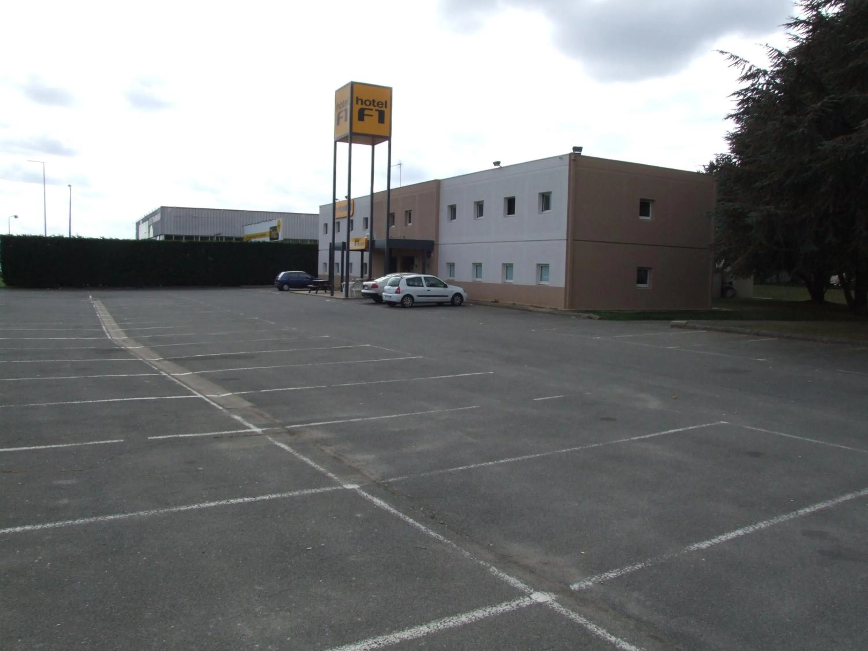 Facade/entrance in hotelF1 Blois