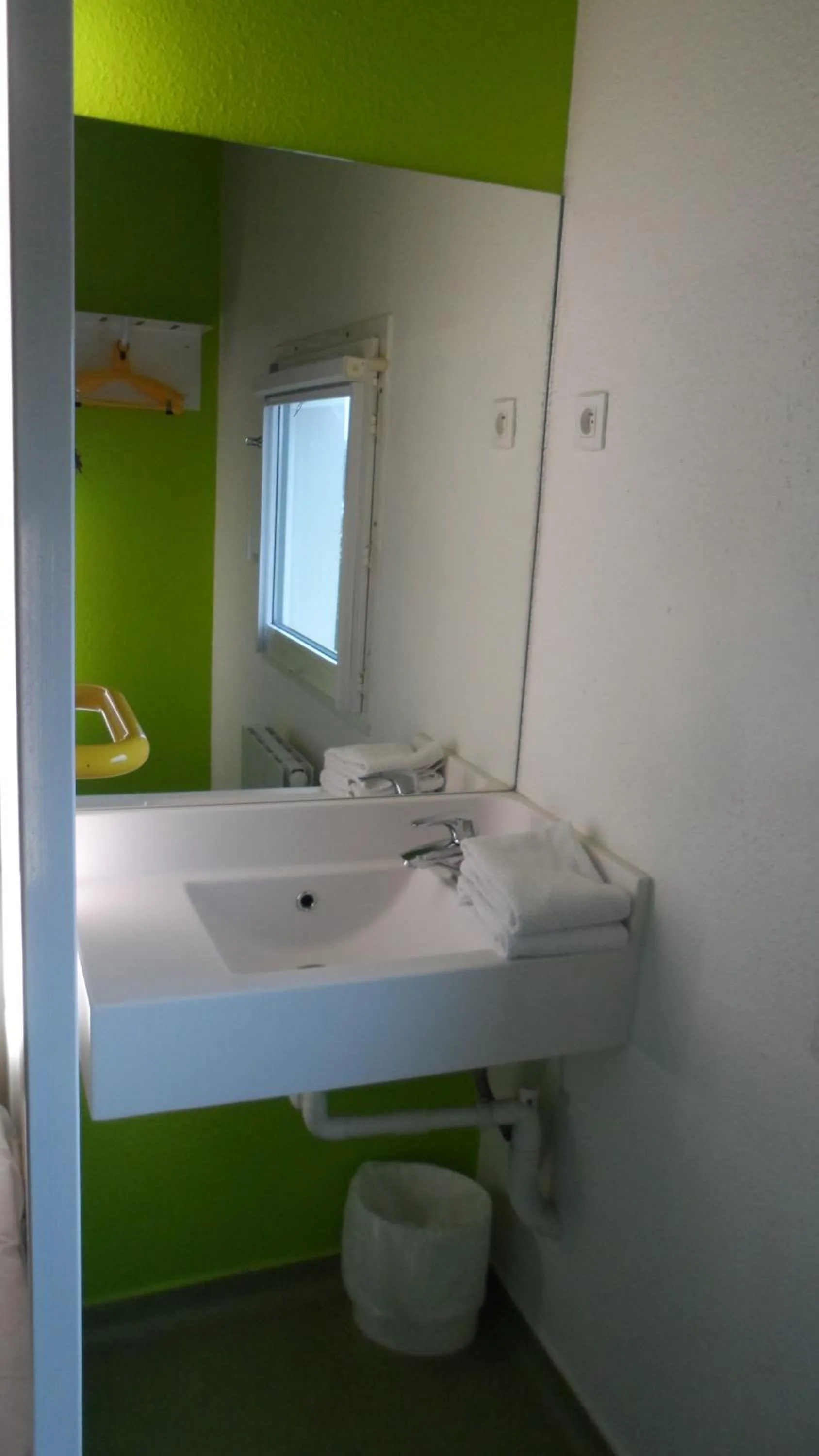 Bedroom in hotelF1 Blois