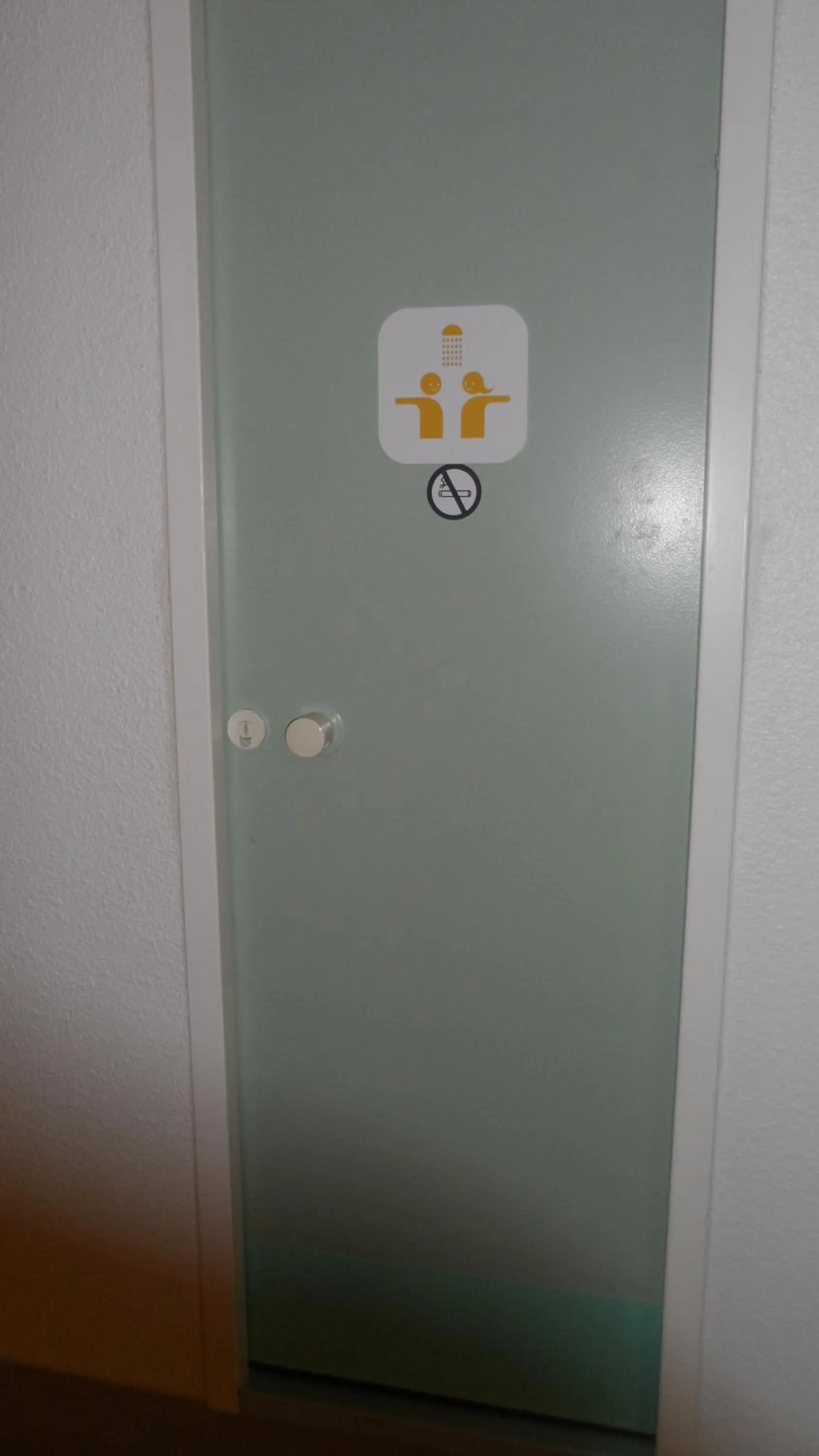 Shower in hotelF1 Blois