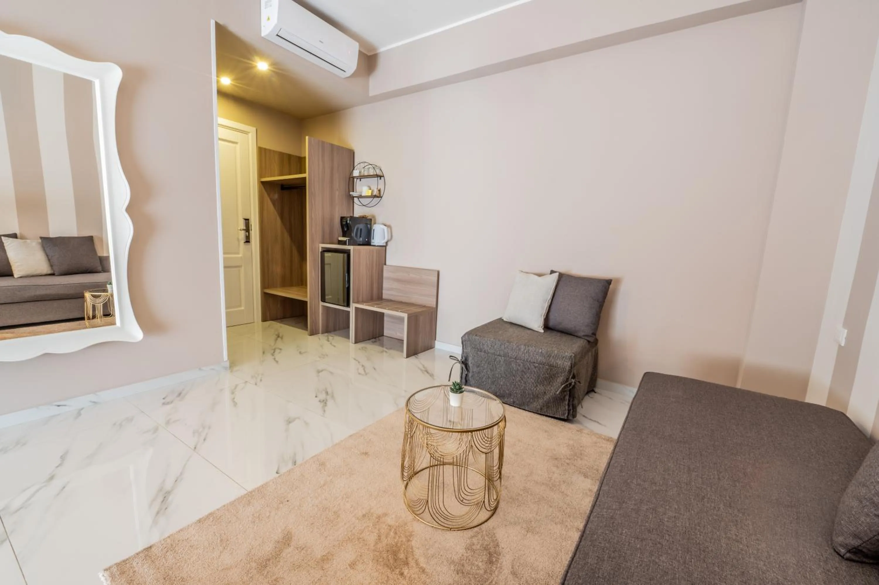 Seating area in Eolian Port B&B