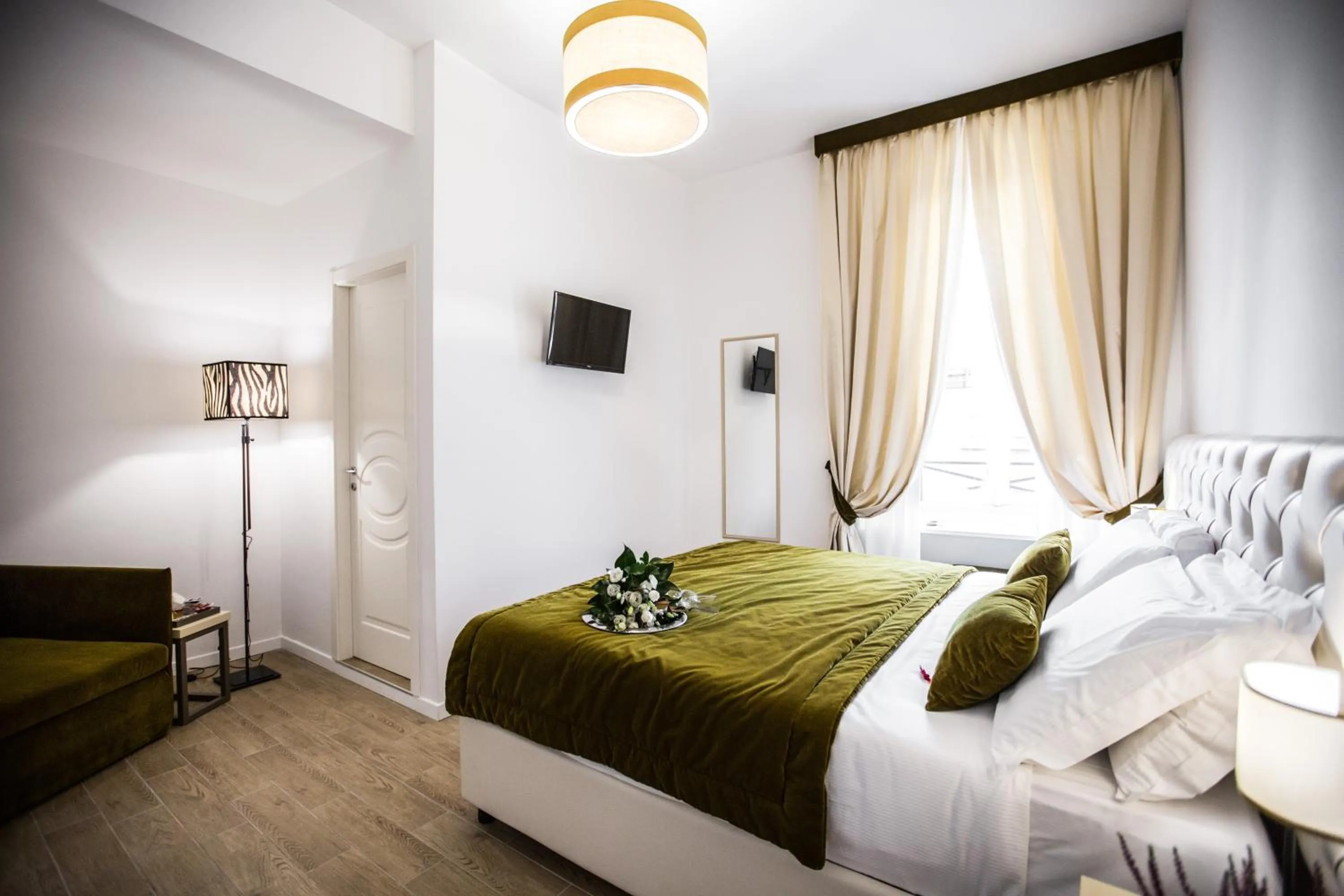 Bedroom, Bed in Chic & Town Luxury Rooms Piazza di Spagna