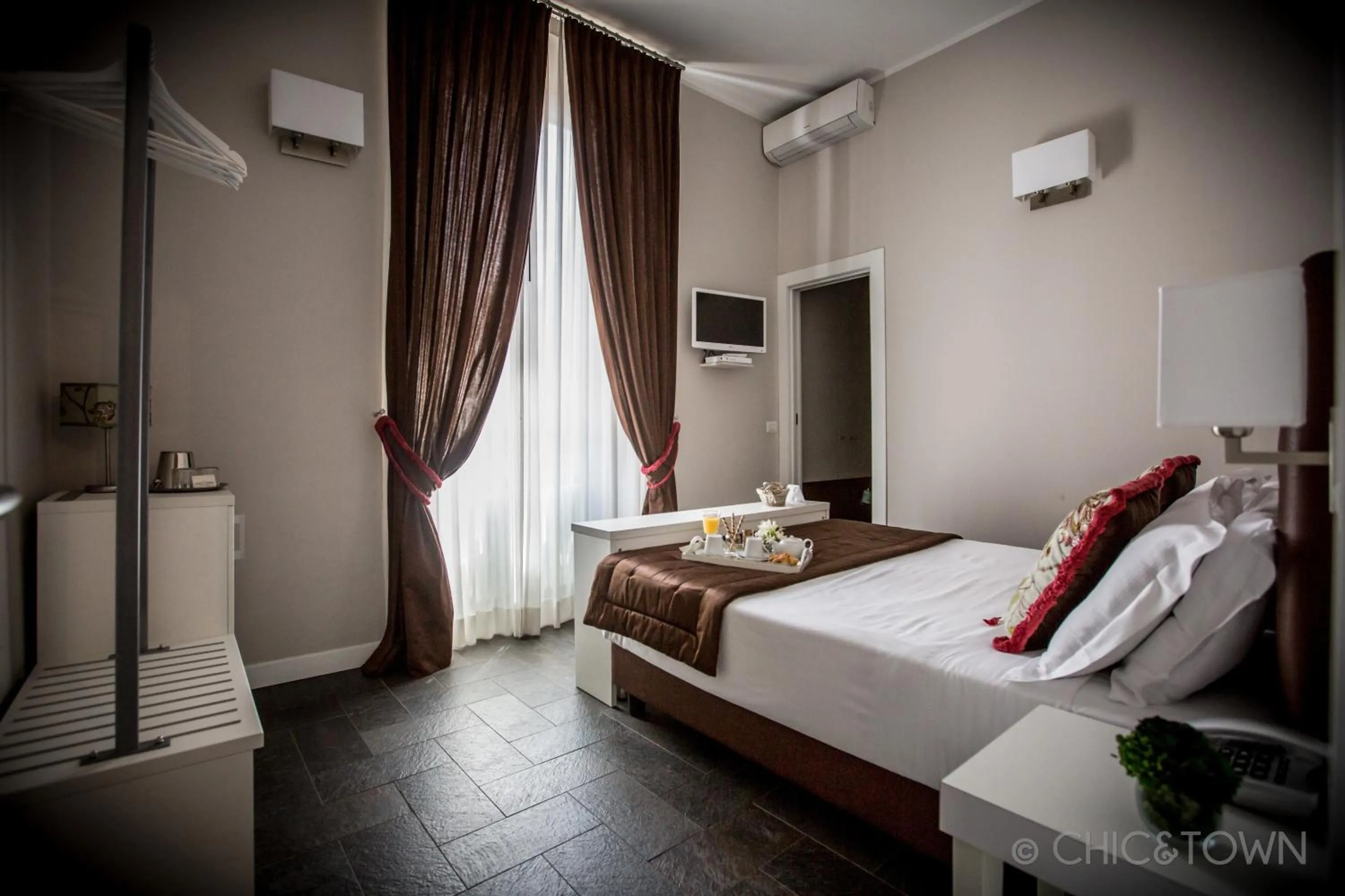 Photo of the whole room, Bed in Chic & Town Luxury Rooms Piazza di Spagna