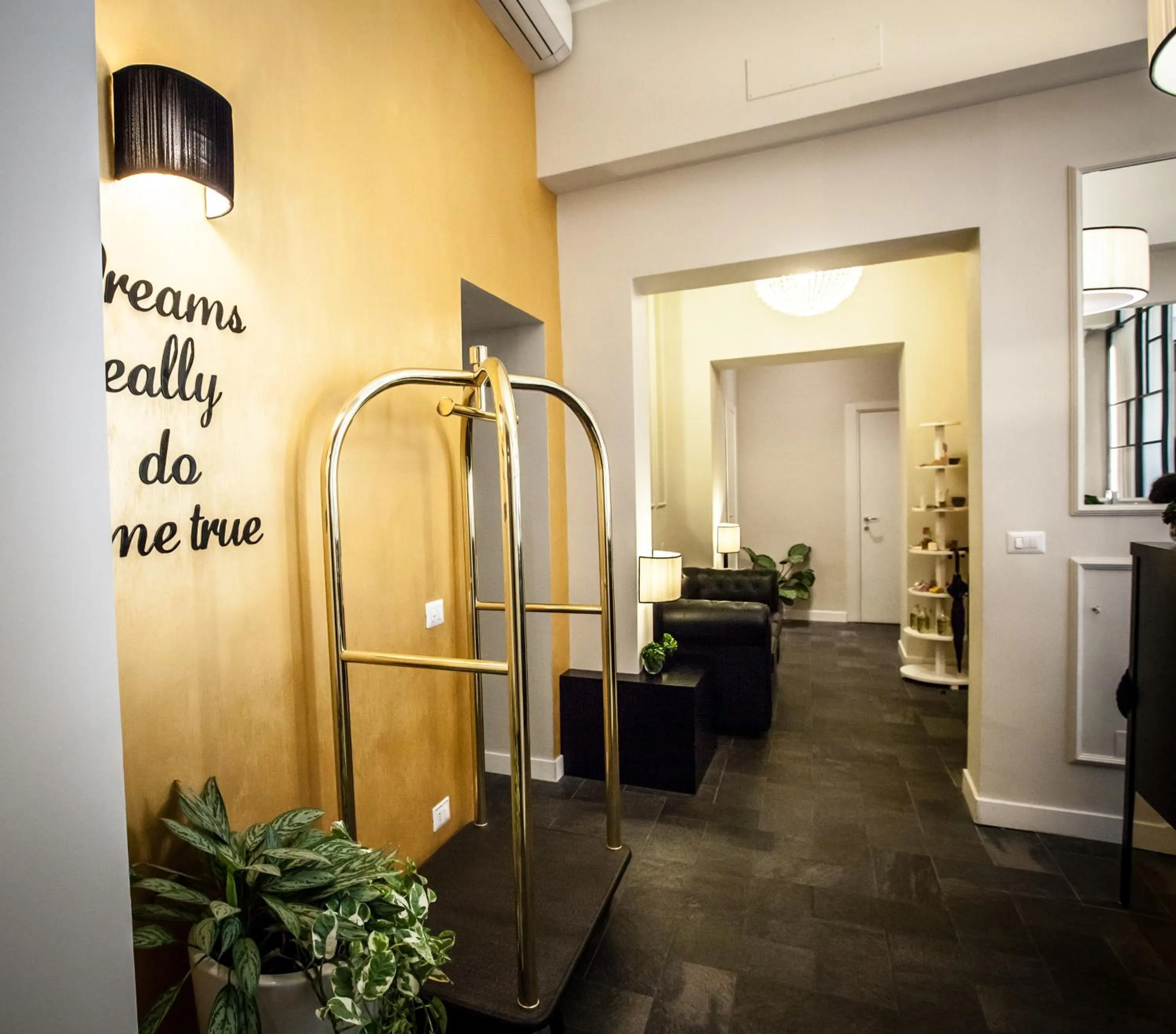 Lobby or reception in Chic & Town Luxury Rooms Piazza di Spagna