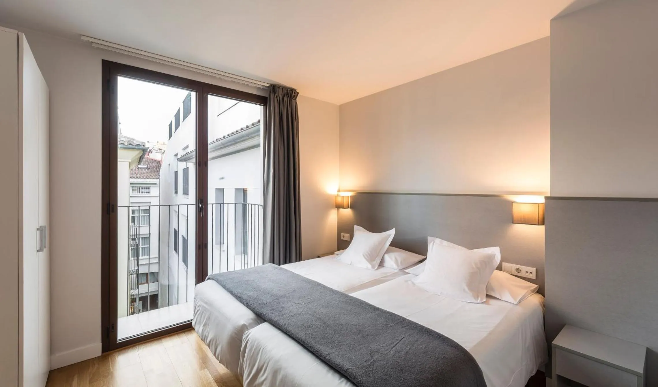 Bed in Mon Suites Catedral