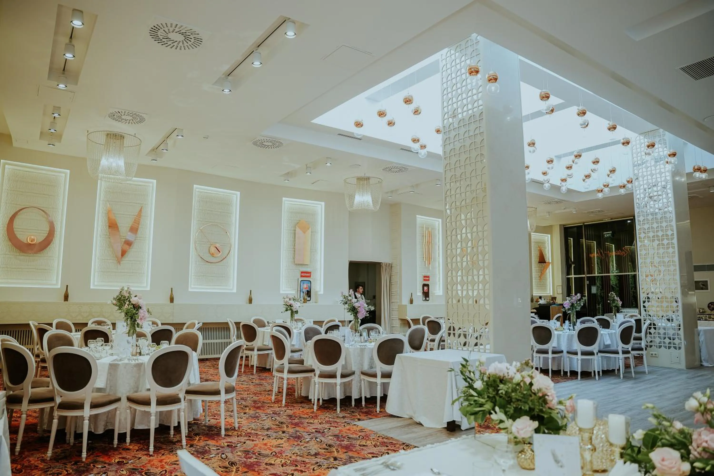 Restaurant/places to eat in Unirea Hotel & Spa