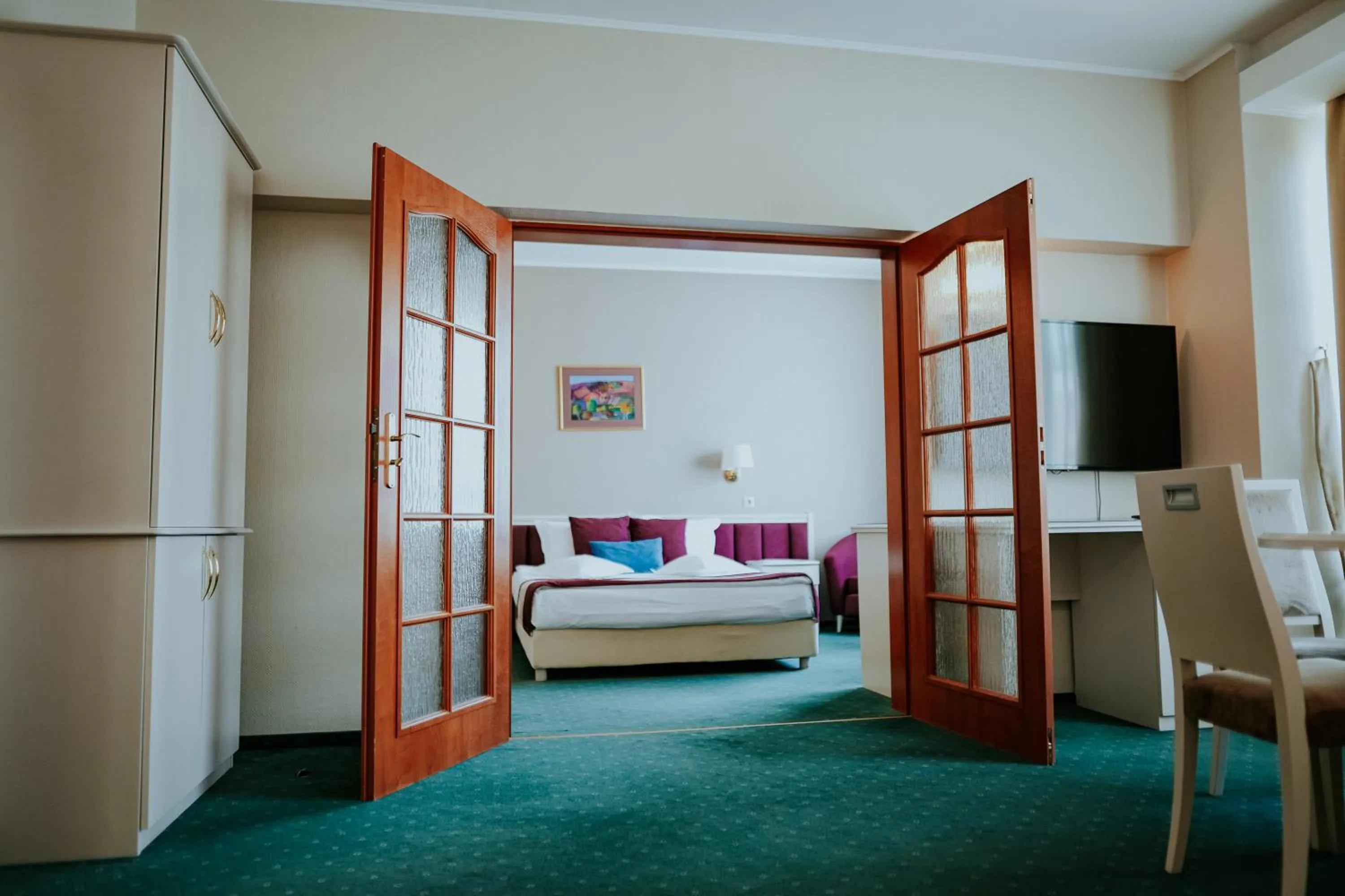 Living room, Bed in Unirea Hotel & Spa