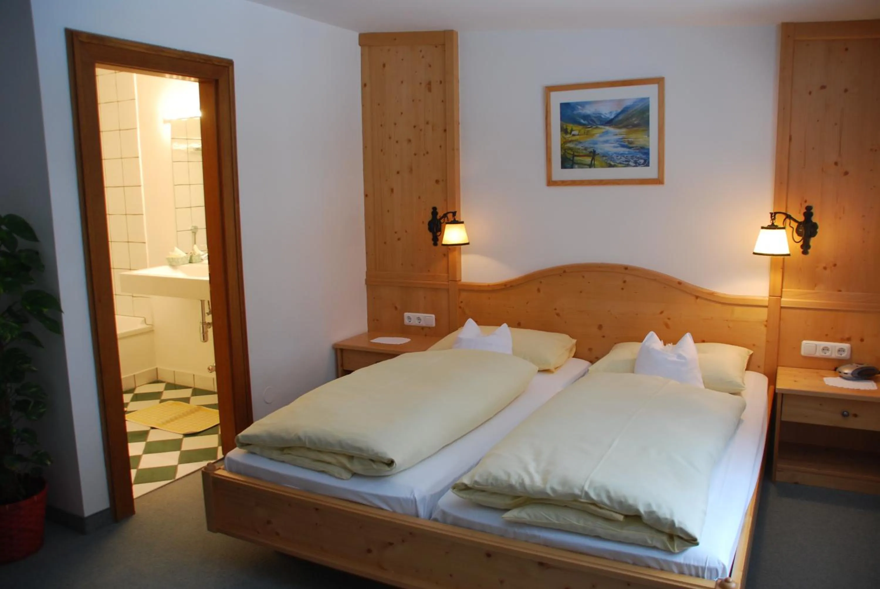 Bed in Der Erlhof Restaurant & Landhotel