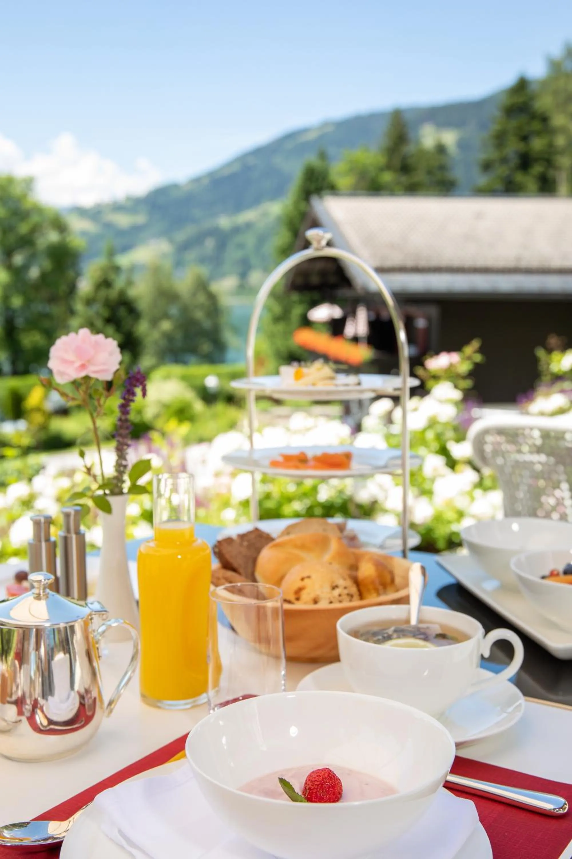 Breakfast in Der Erlhof Restaurant & Landhotel