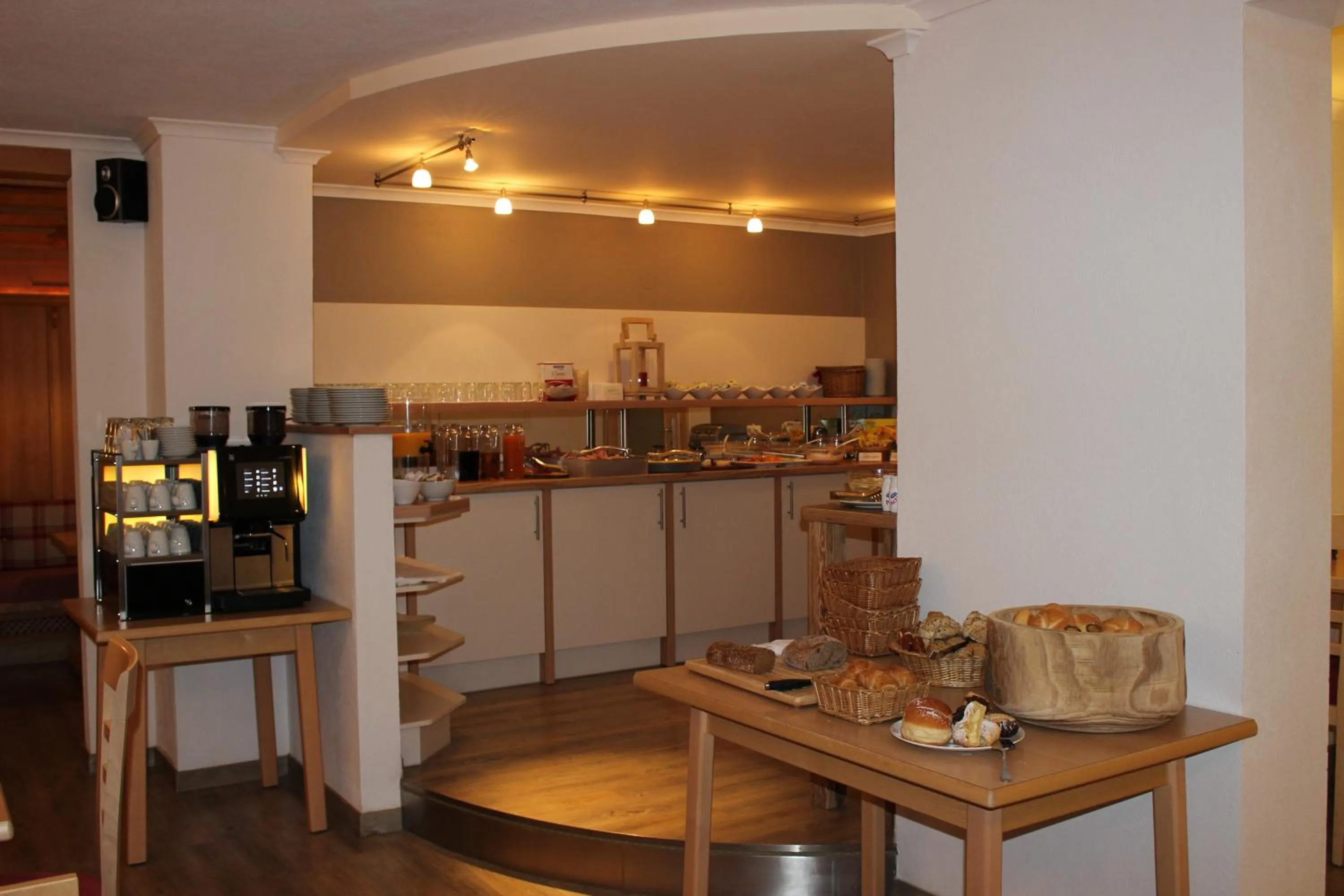 Buffet breakfast in Pension Michael