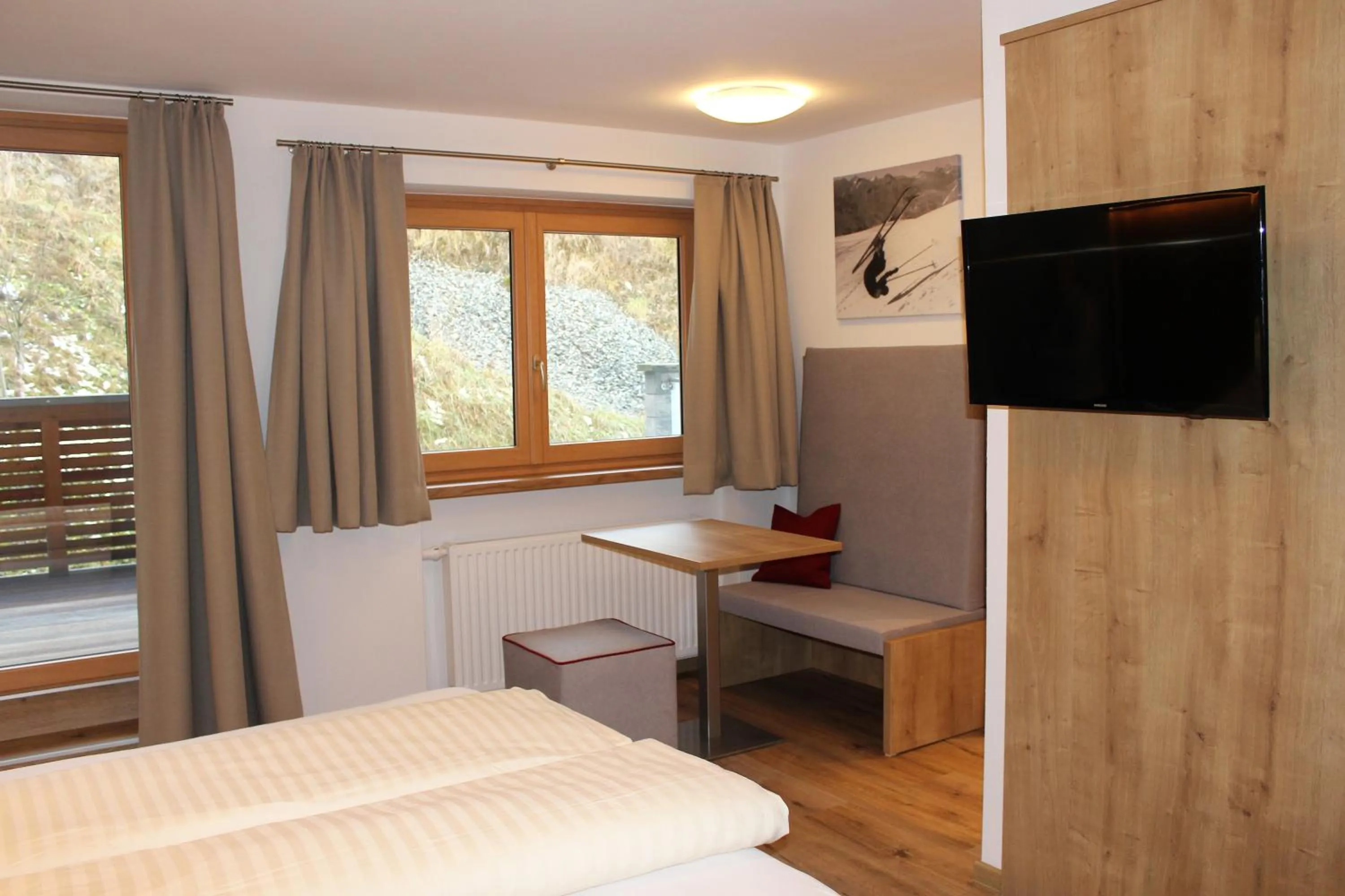 Photo of the whole room, Bed in Pension Michael