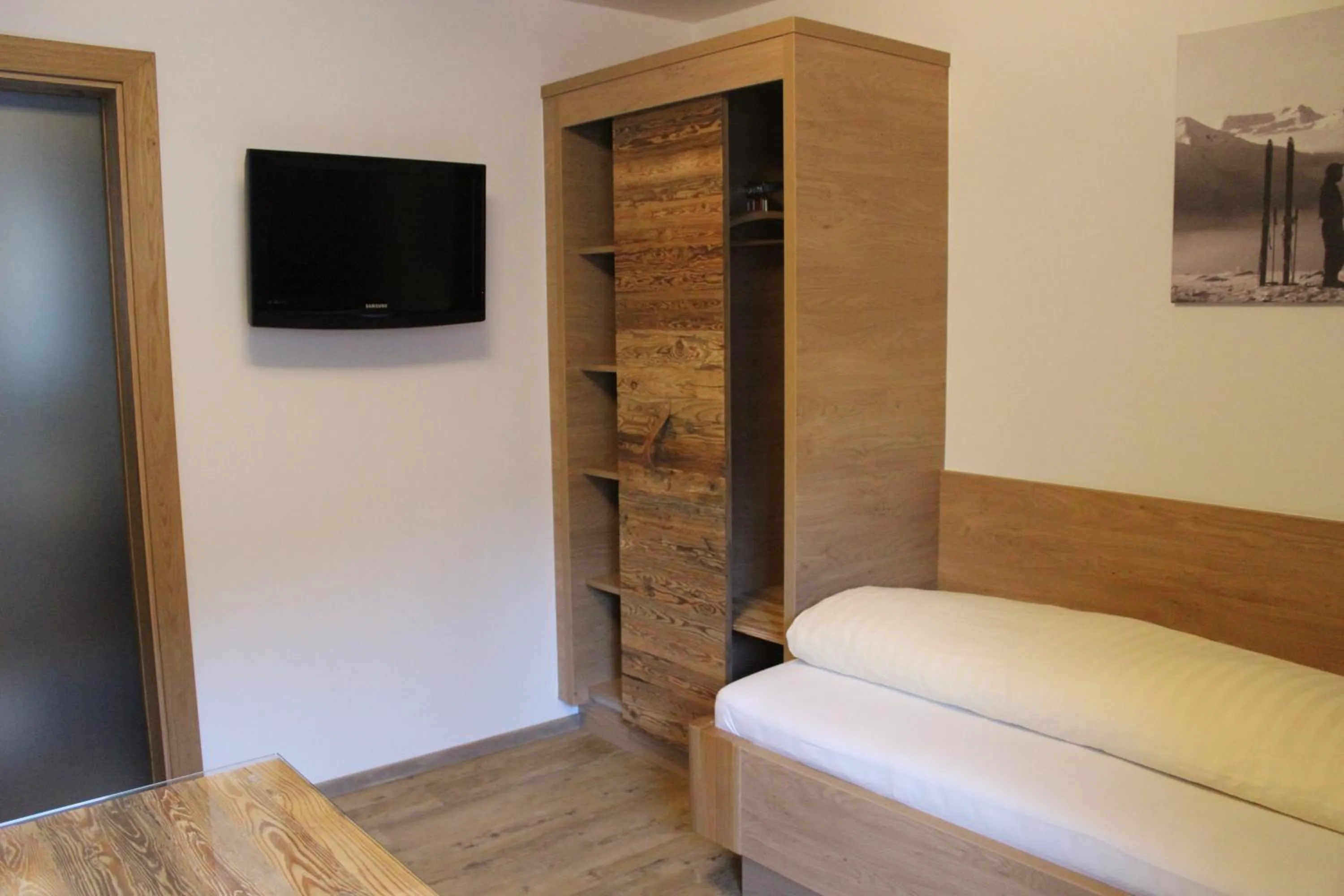 Decorative detail, Bed in Pension Michael