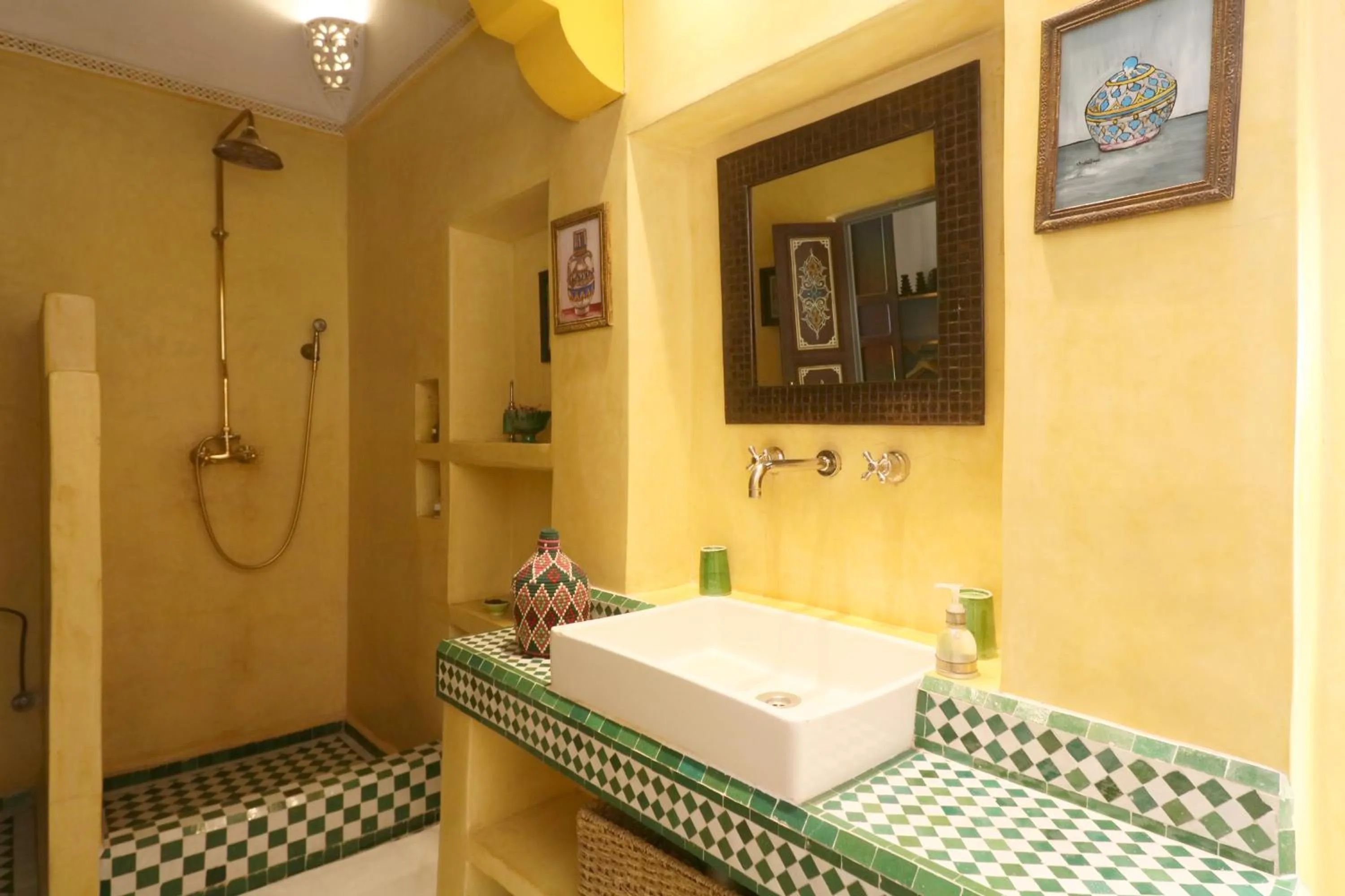 Bathroom in Ryad El Borj