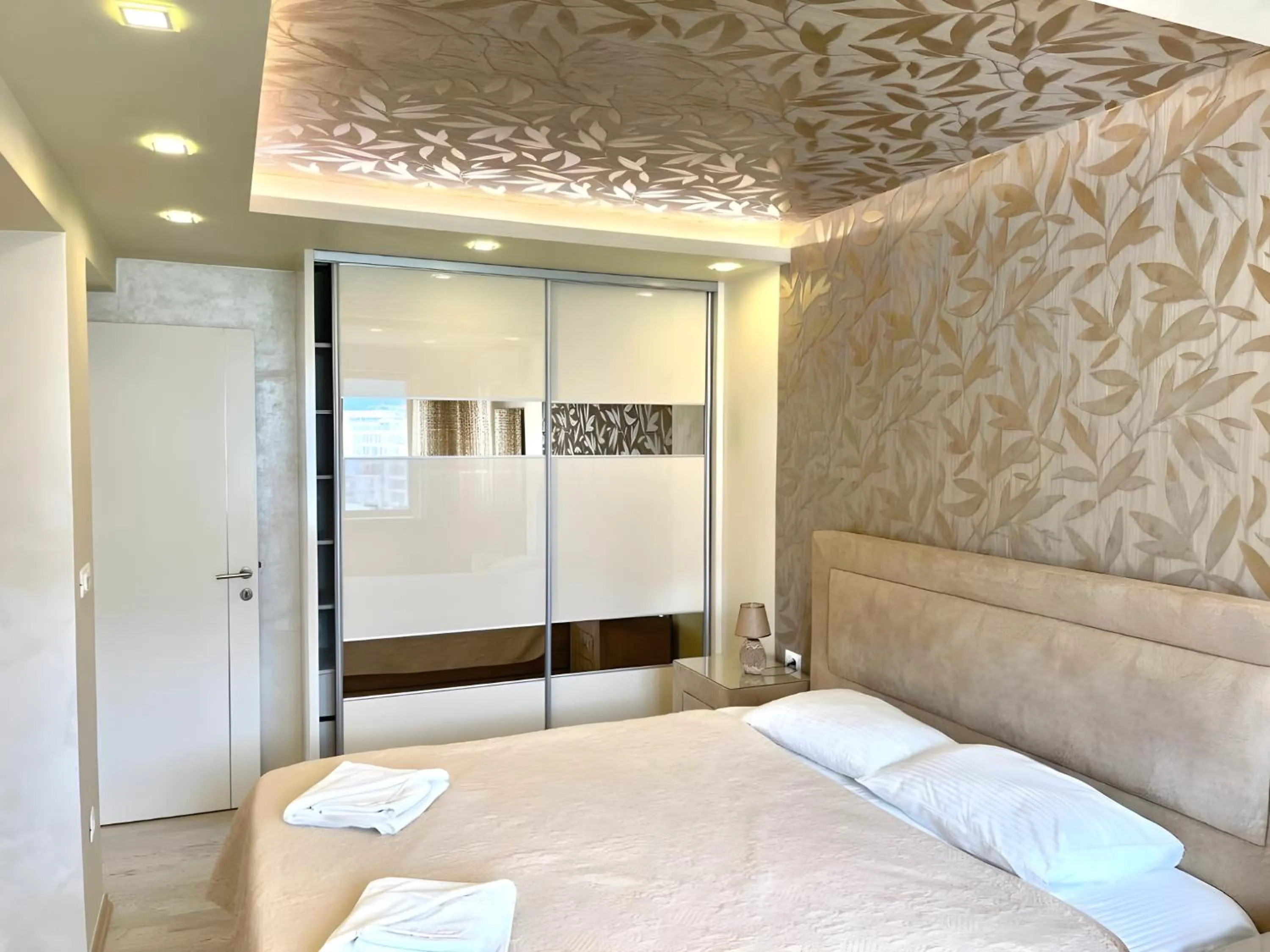 Bedroom, Bed in Blue Marlin Apartments