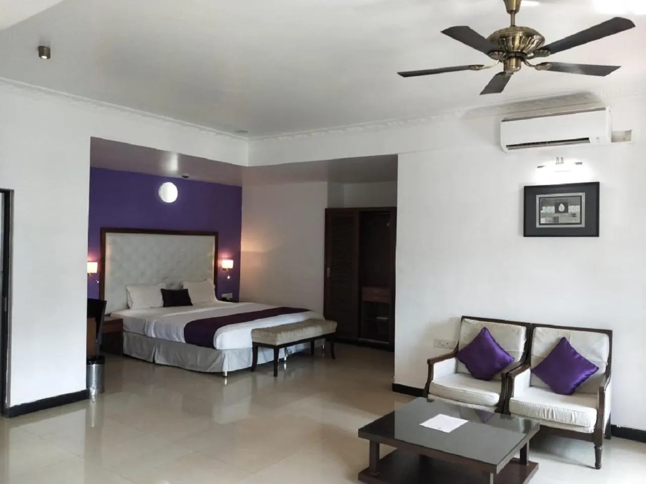 Photo of the whole room, Bed in Silver Sands Hideaway Resort, Candolim