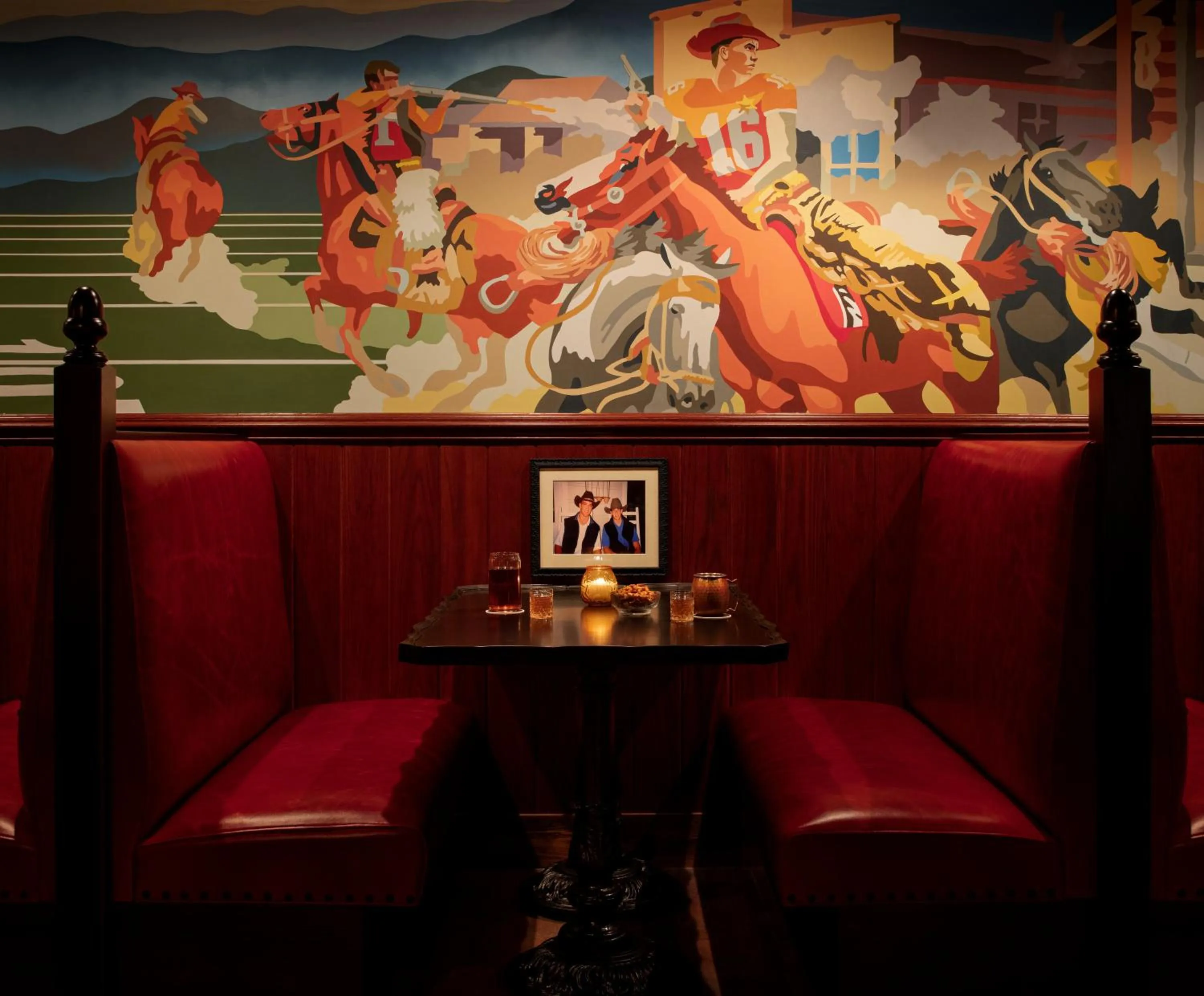 Lounge or bar in Graduate by Hilton Knoxville