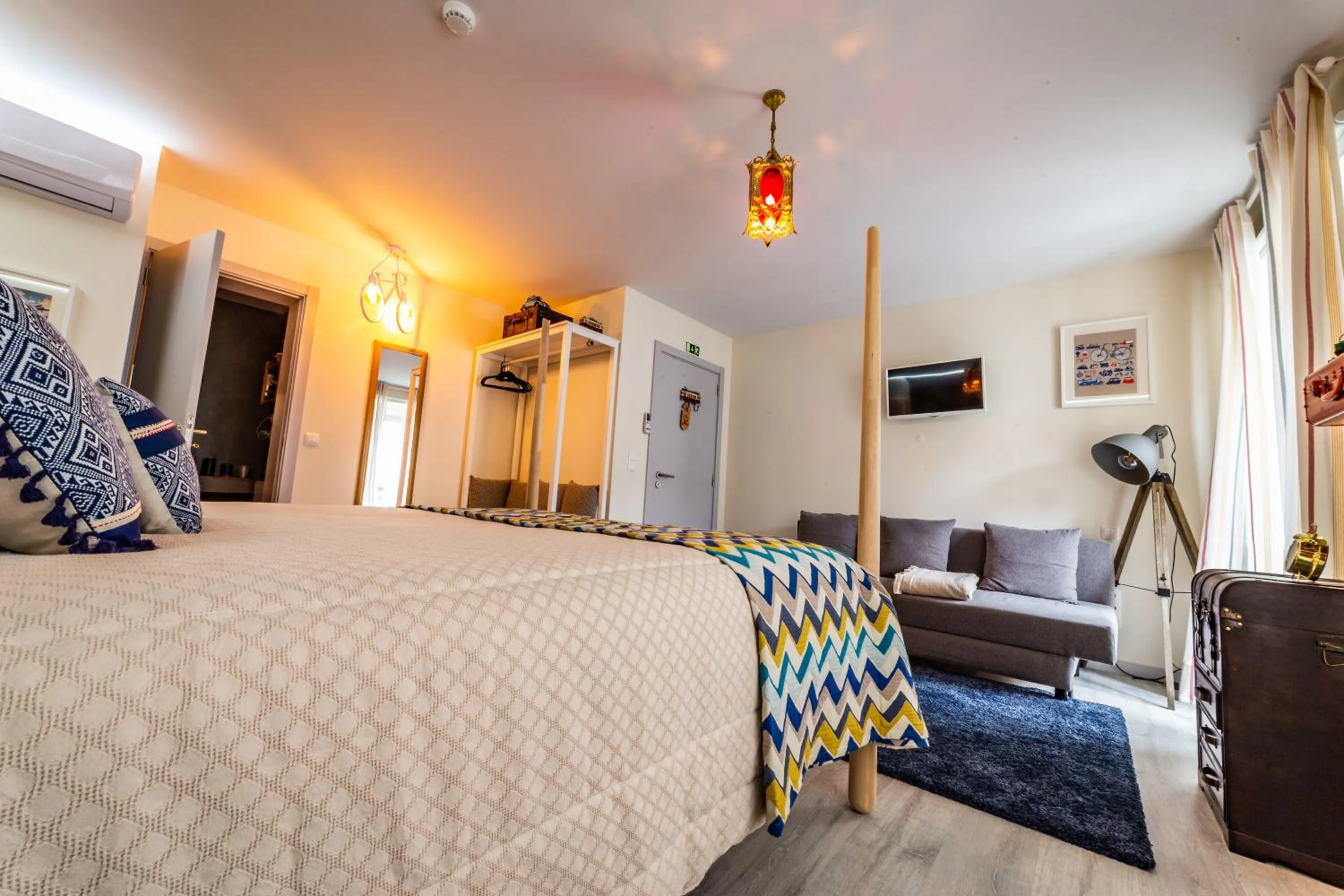 Bed in My Bed in pico