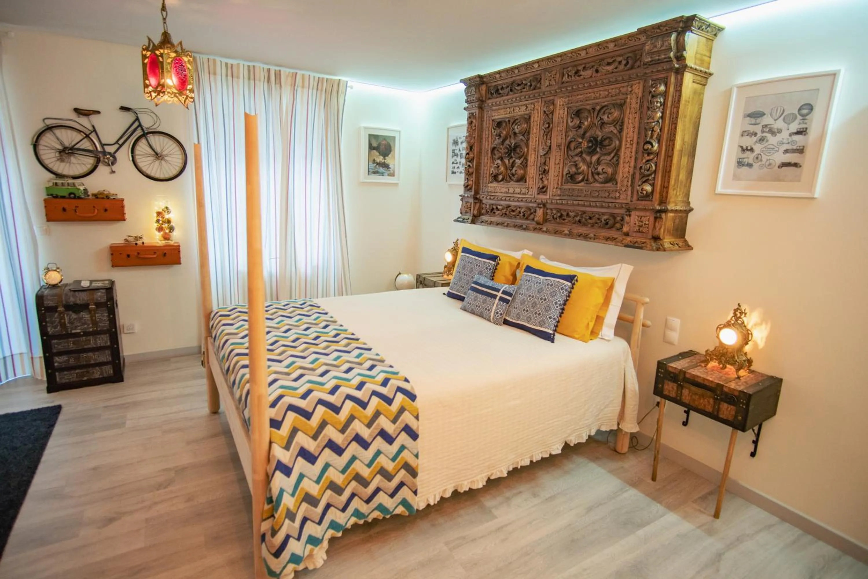 Bed in My Bed in pico