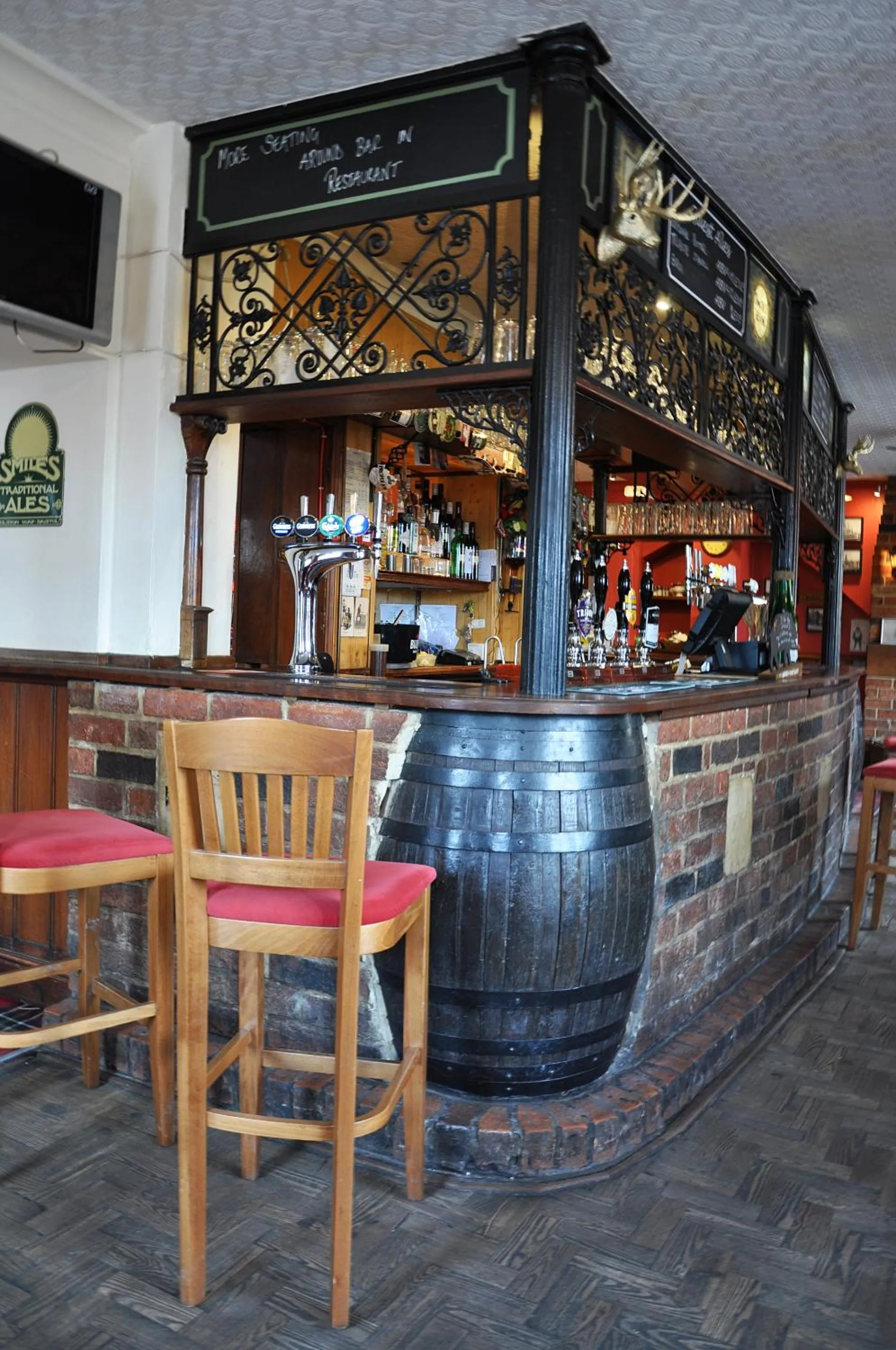 Lounge or bar in The Clothiers Arms