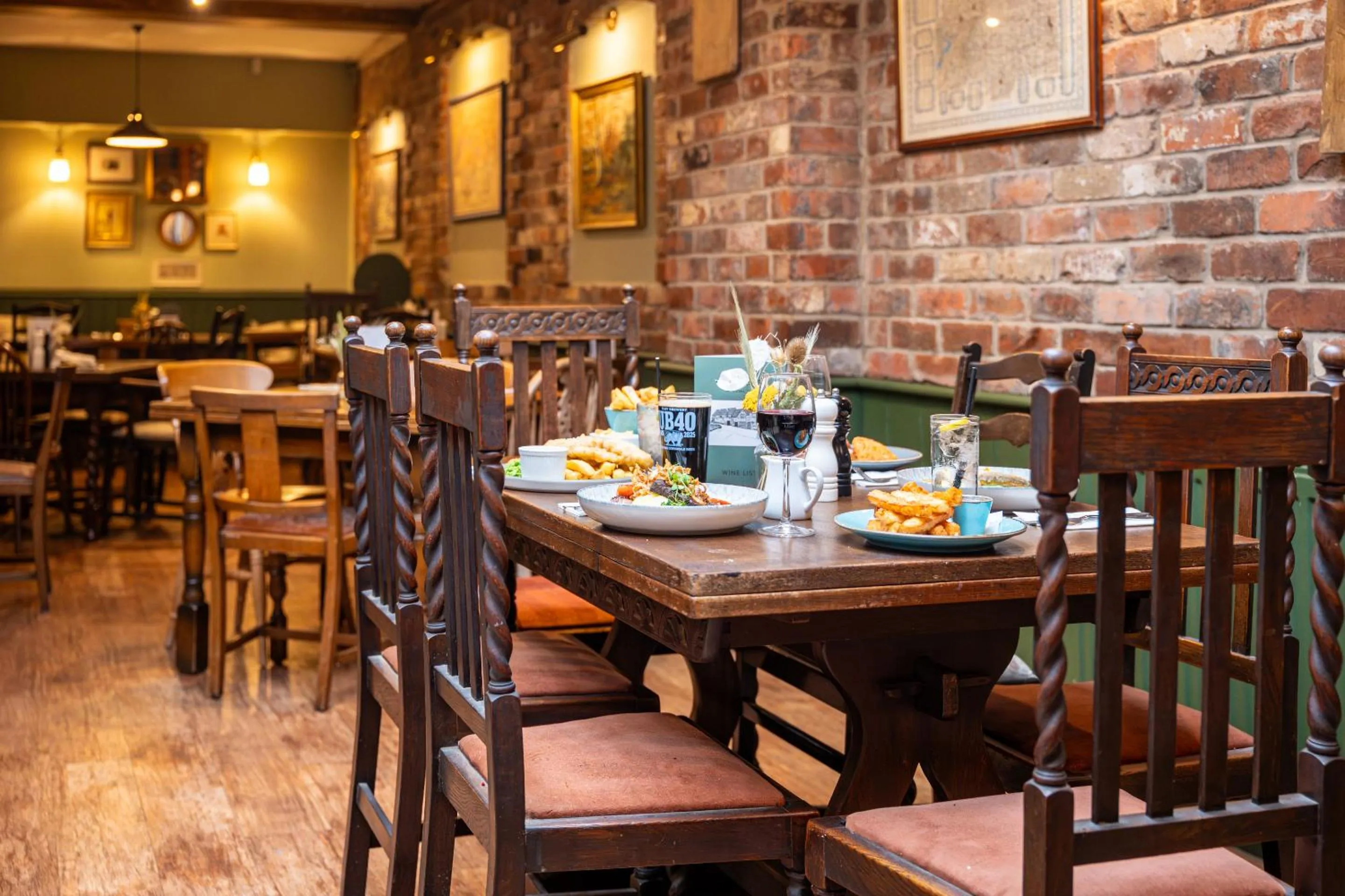 Dining area in The Clothiers Arms