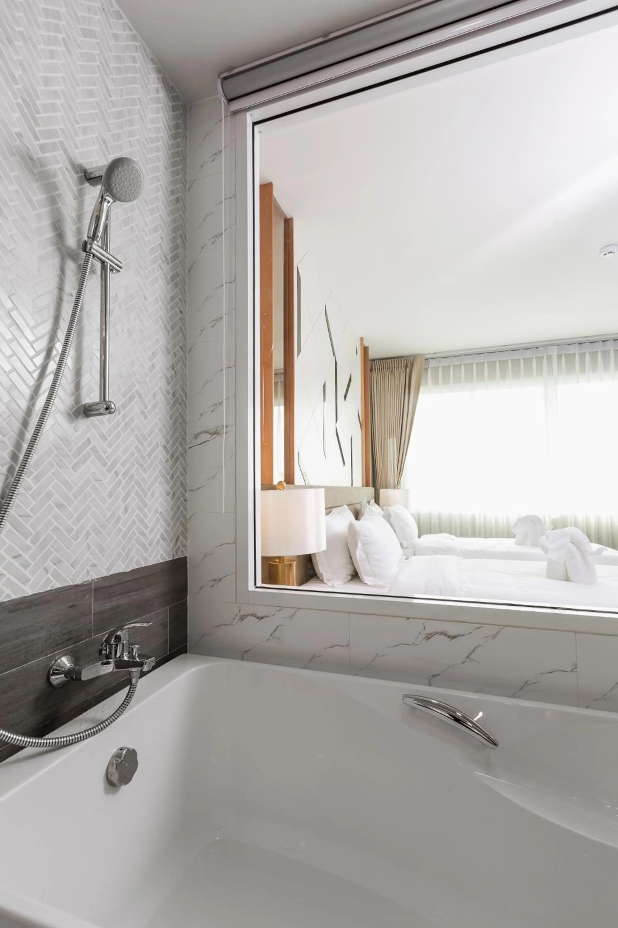 Bathroom, Bed in The 8 Hotel Udonthani