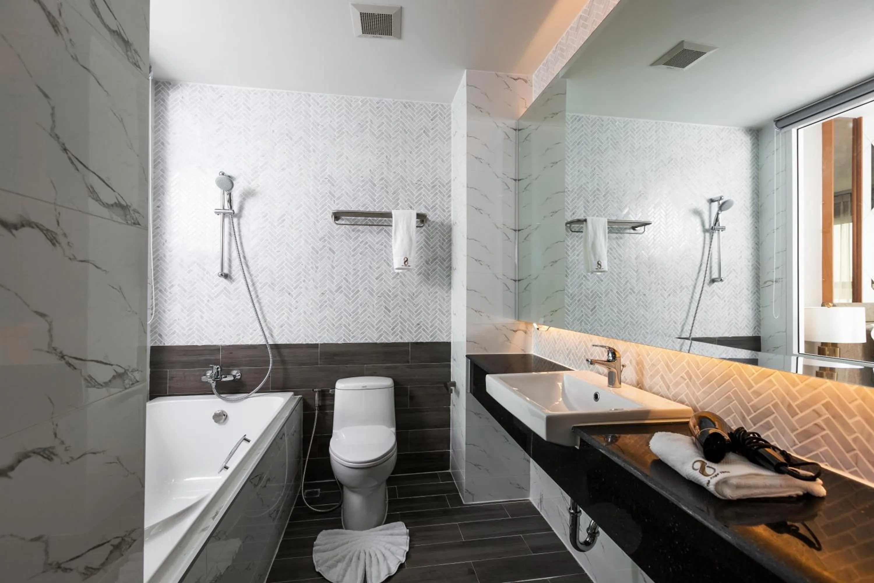 Toilet in The 8 Hotel Udonthani