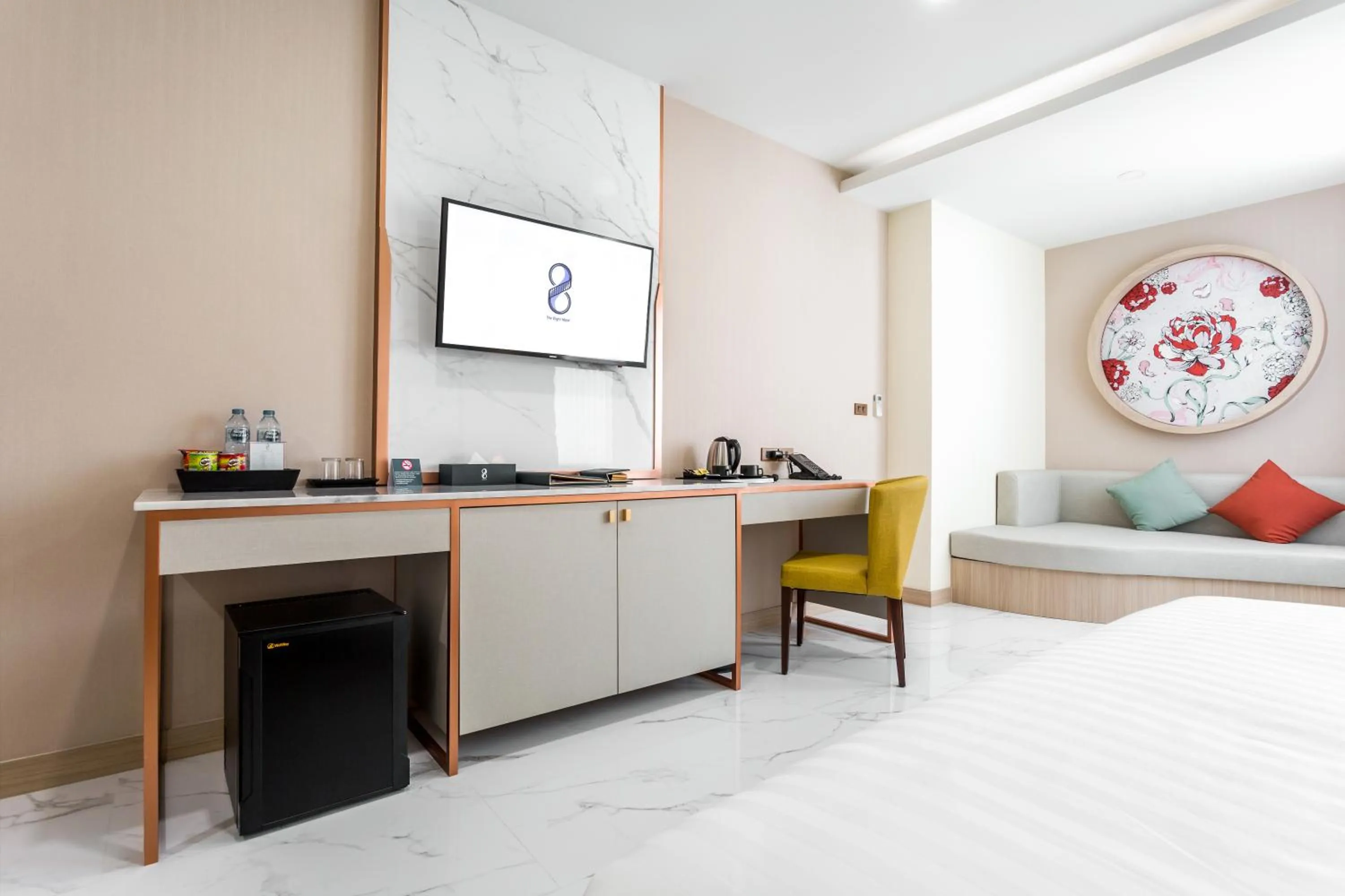 Seating area, Bed in The 8 Hotel Udonthani