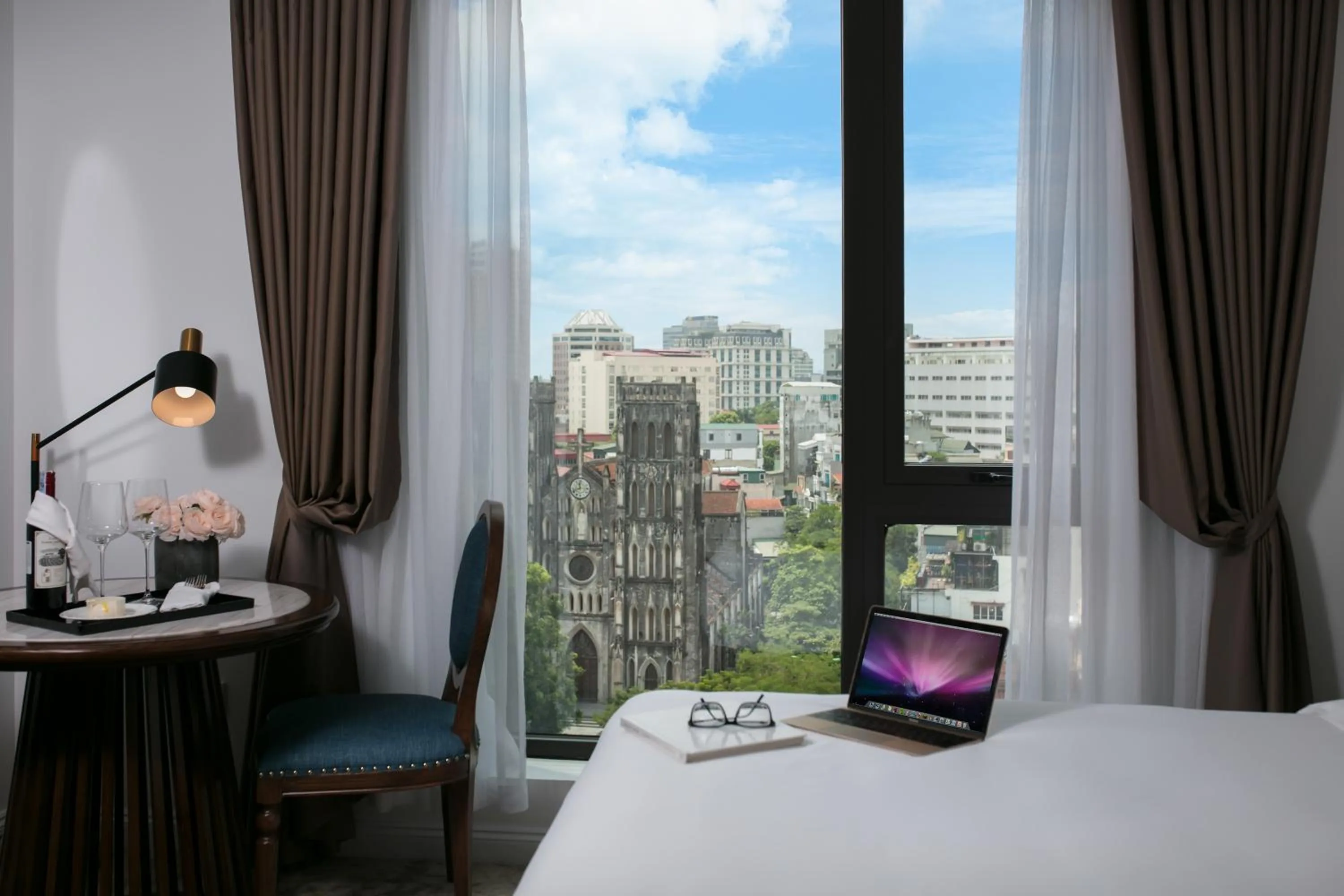 Nearby landmark, Bed in The Oriental Jade Hotel