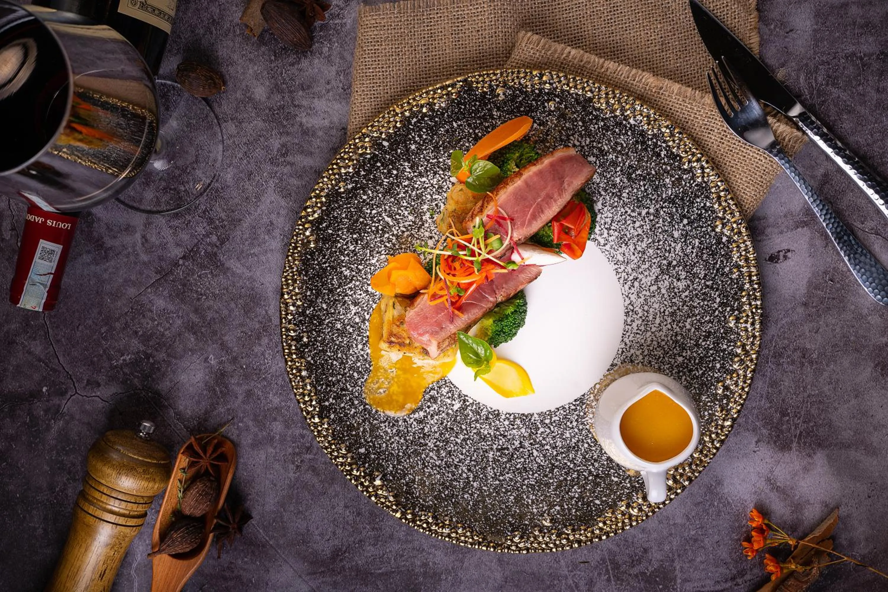 Restaurant/places to eat in The Oriental Jade Hotel