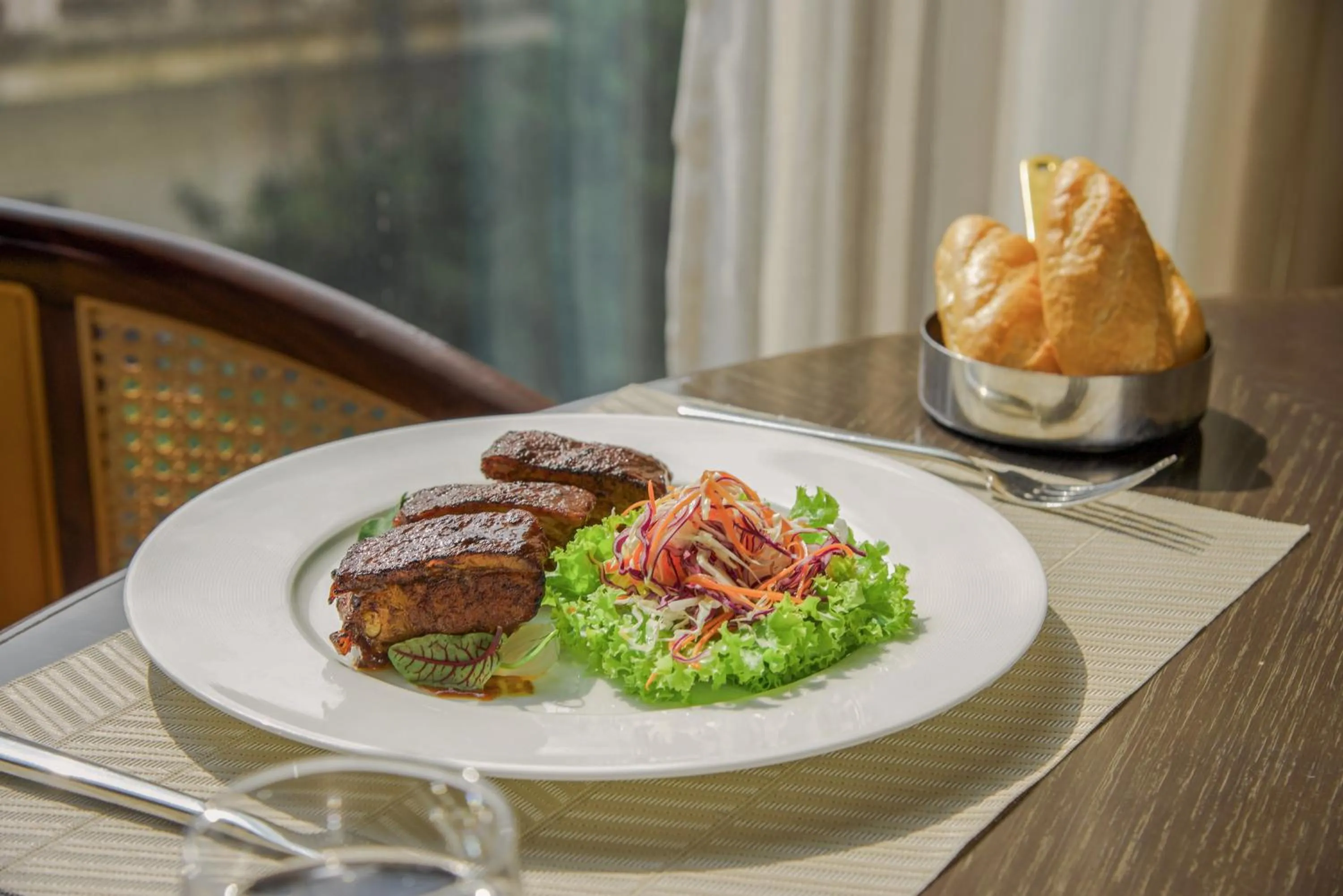 Restaurant/places to eat in Mai House Saigon Hotel