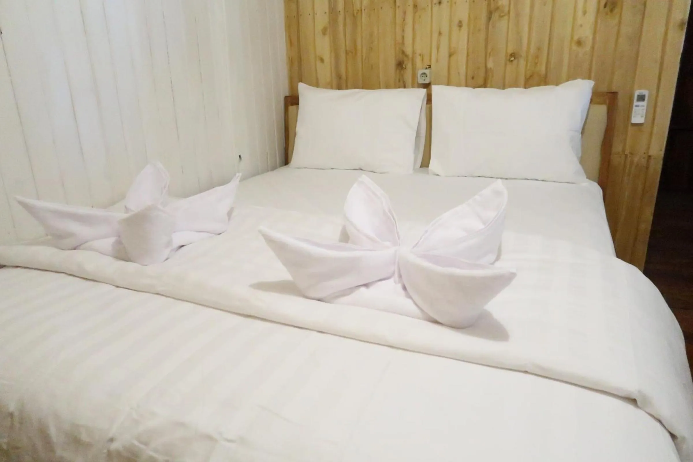 Bed in Phinisi Hostel Bira