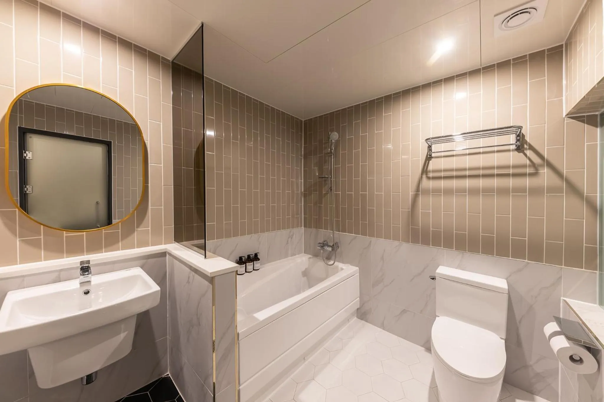 Brown Dot Hotel Seong Seo