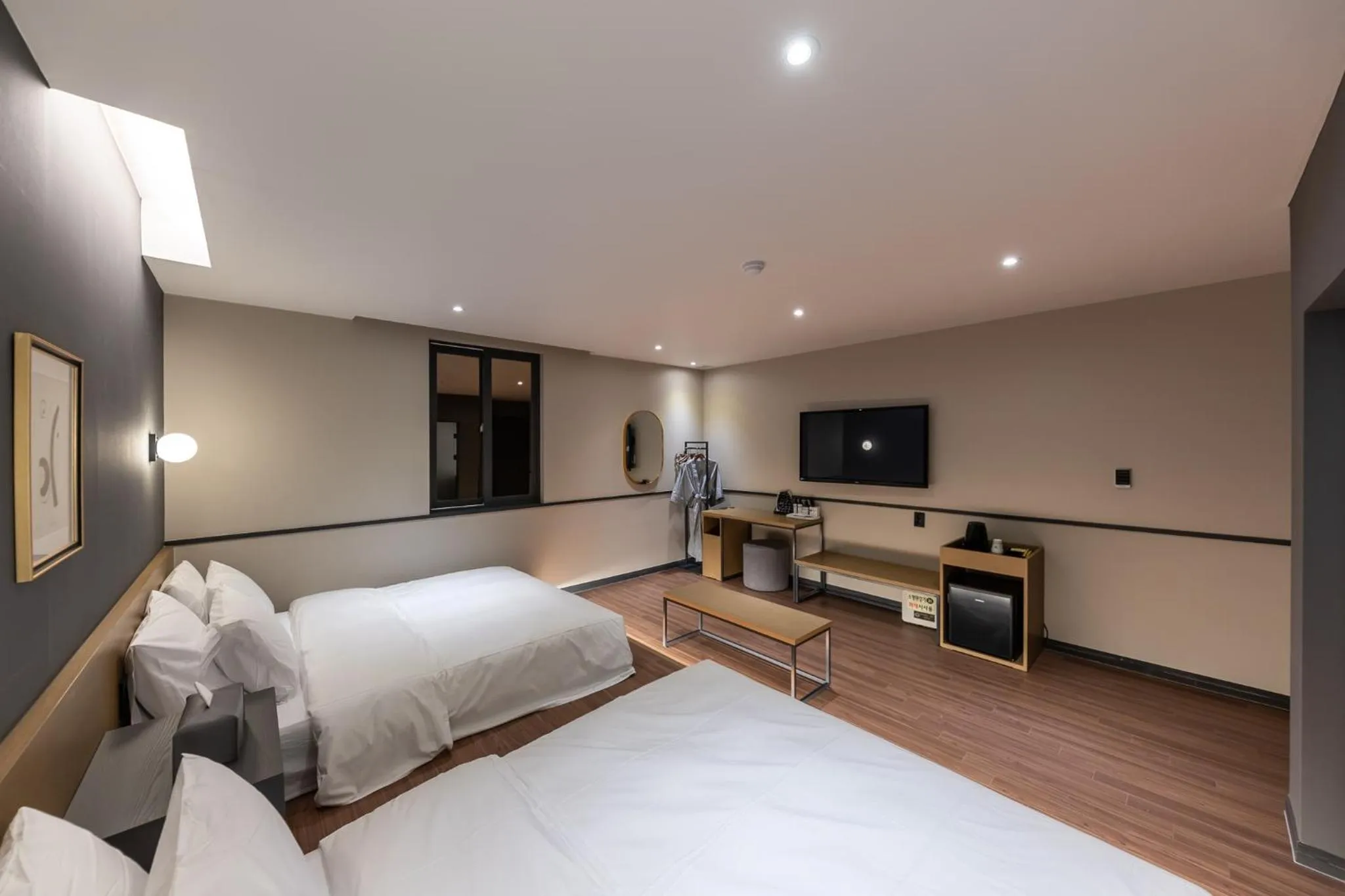 Photo of the whole room, Bed in Brown Dot Hotel Seong Seo