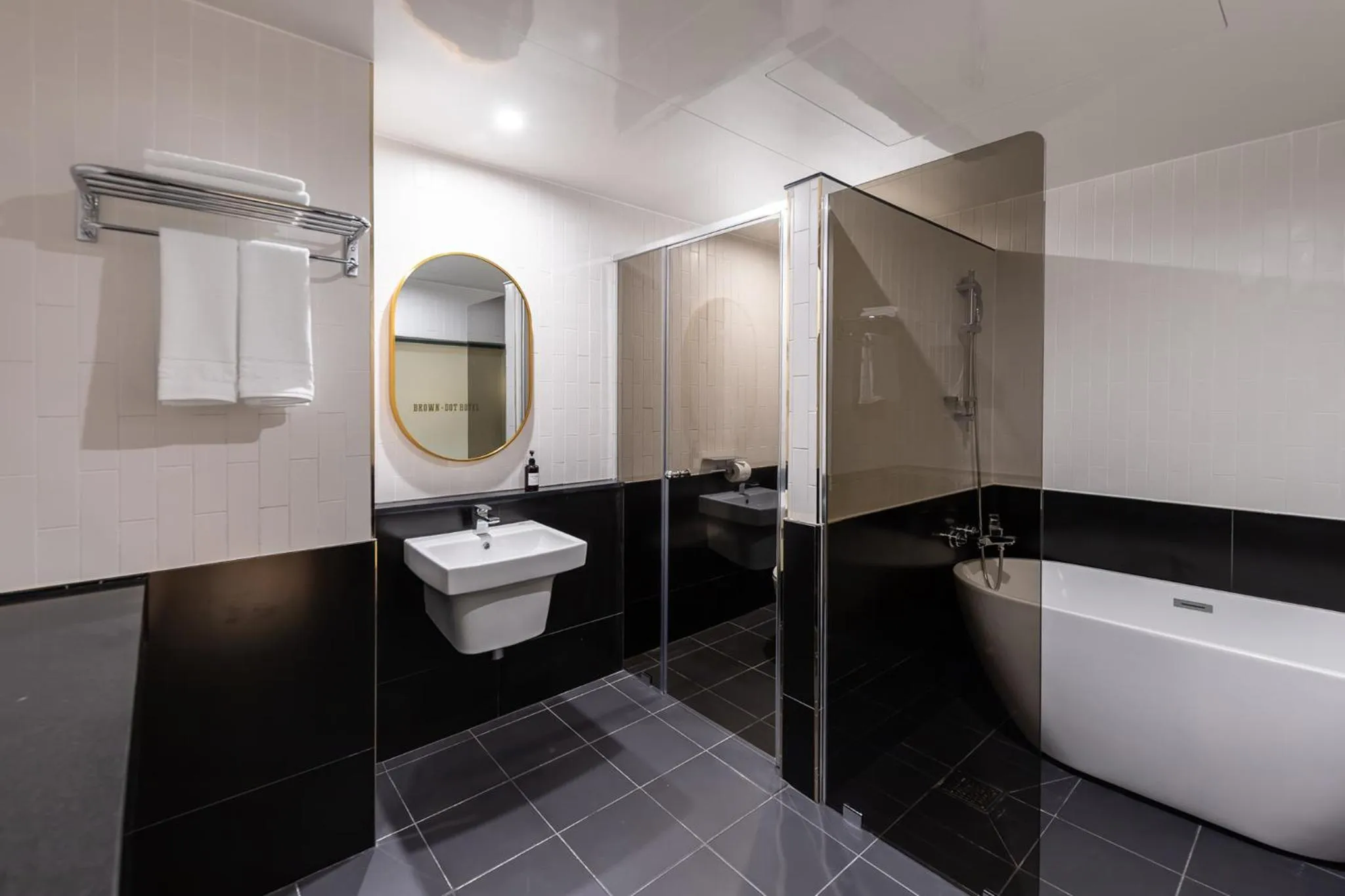 Bathroom in Brown Dot Hotel Seong Seo