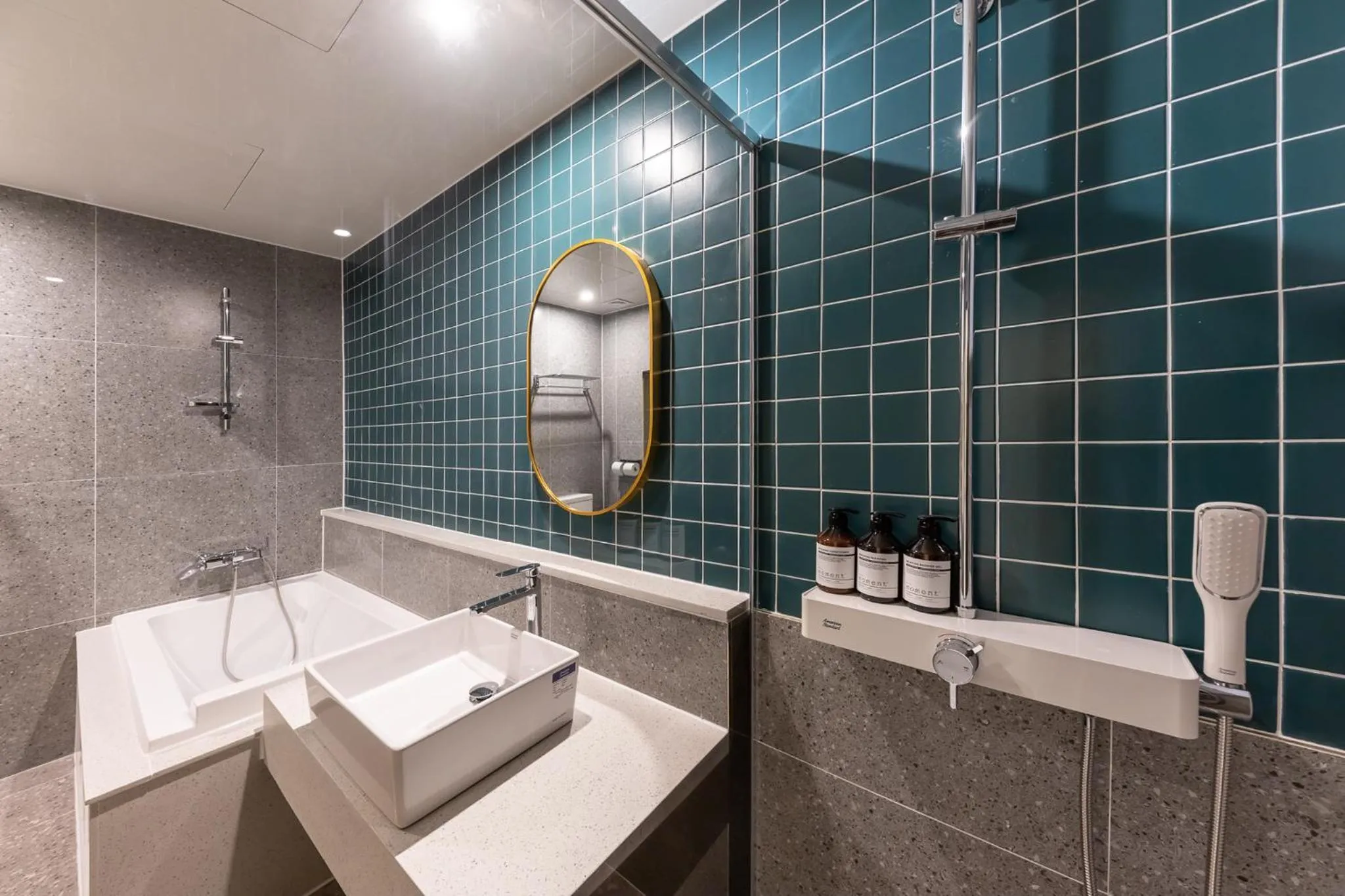 Bathroom in Brown Dot Hotel Seong Seo