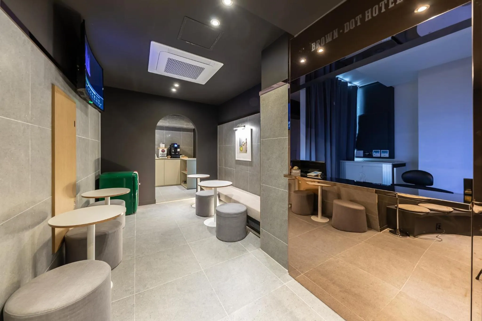Lobby or reception in Brown Dot Hotel Seong Seo