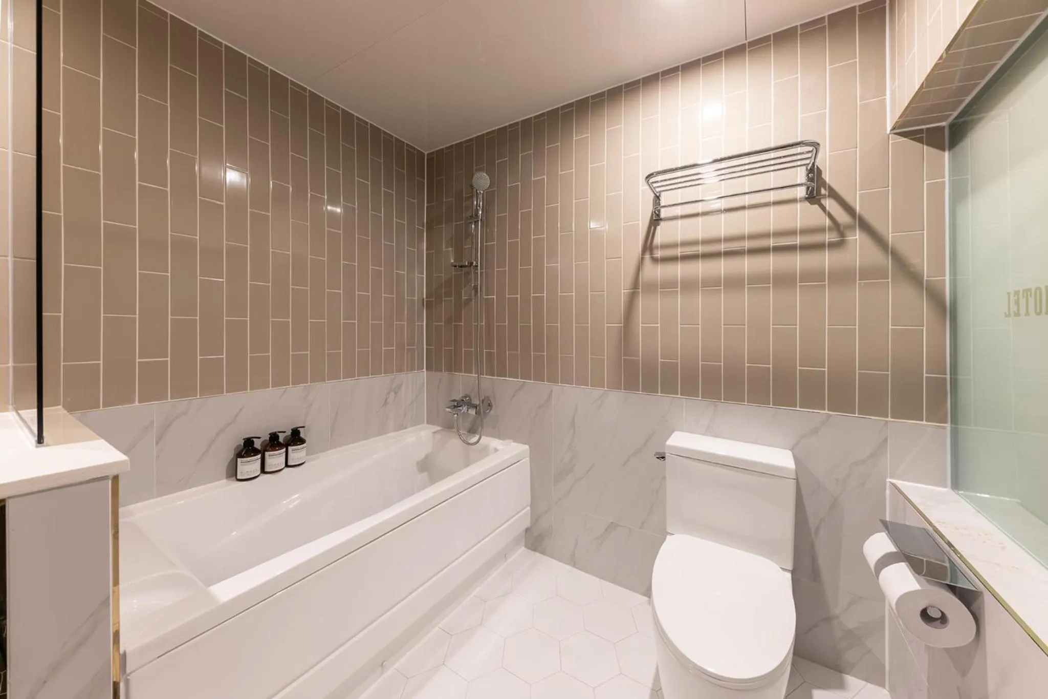 Brown Dot Hotel Seong Seo