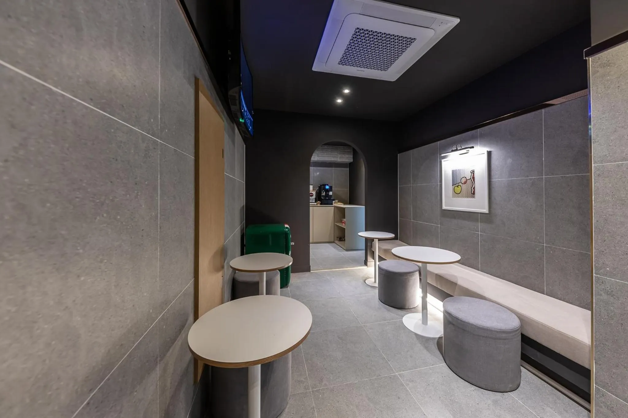 Lounge or bar in Brown Dot Hotel Seong Seo