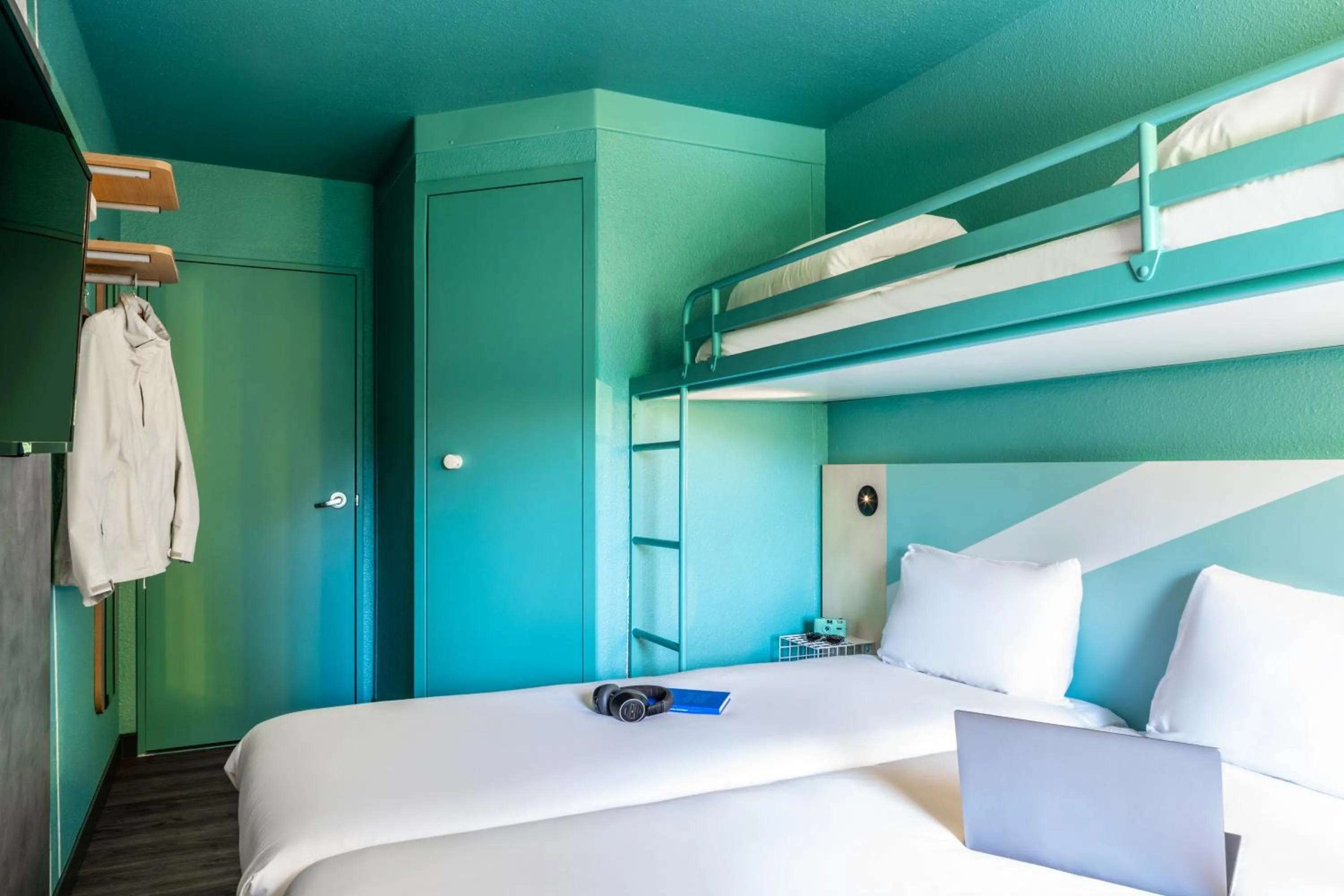 Bed in ibis budget Marne la Vallée Chelles