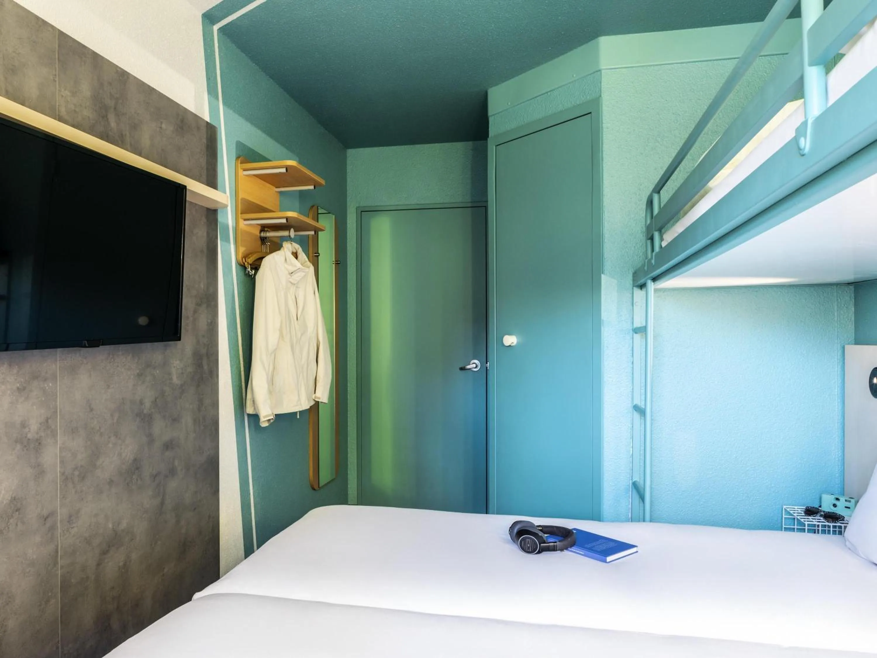 Bedroom, Bed in ibis budget Marne la Vallée Chelles