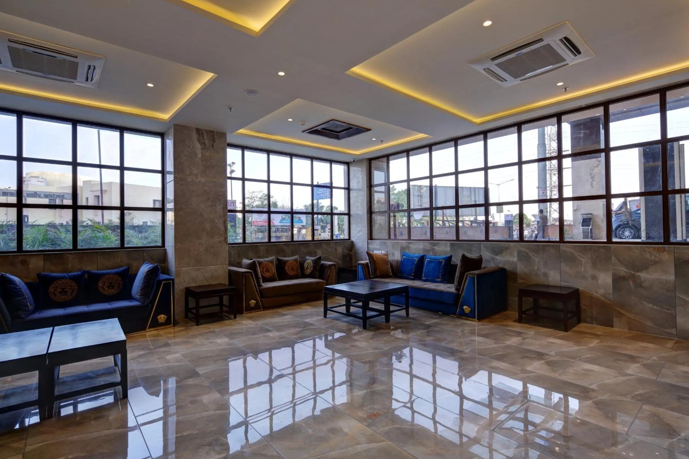 Seating area in Regenta Inn Ranip Ahmedabad