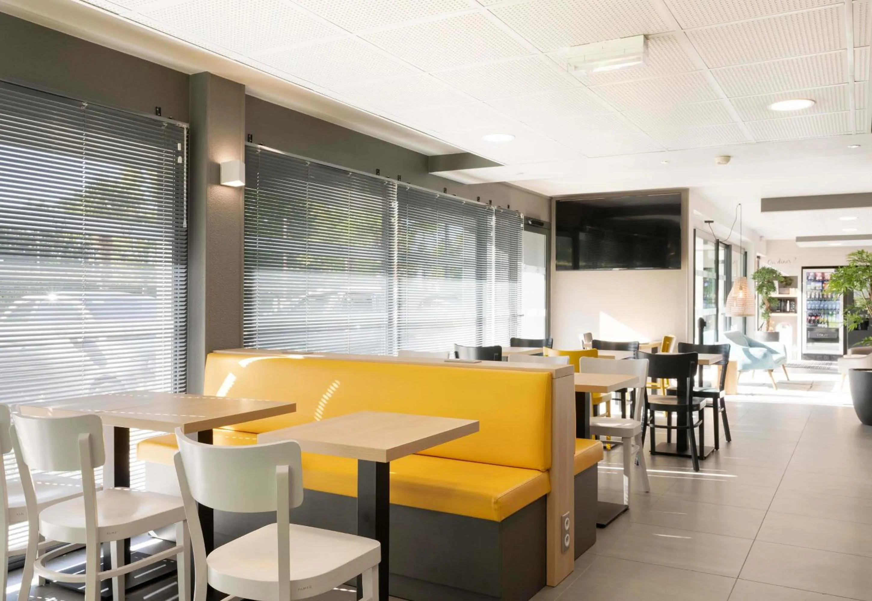 Breakfast in B&B HOTEL Pau Zénith